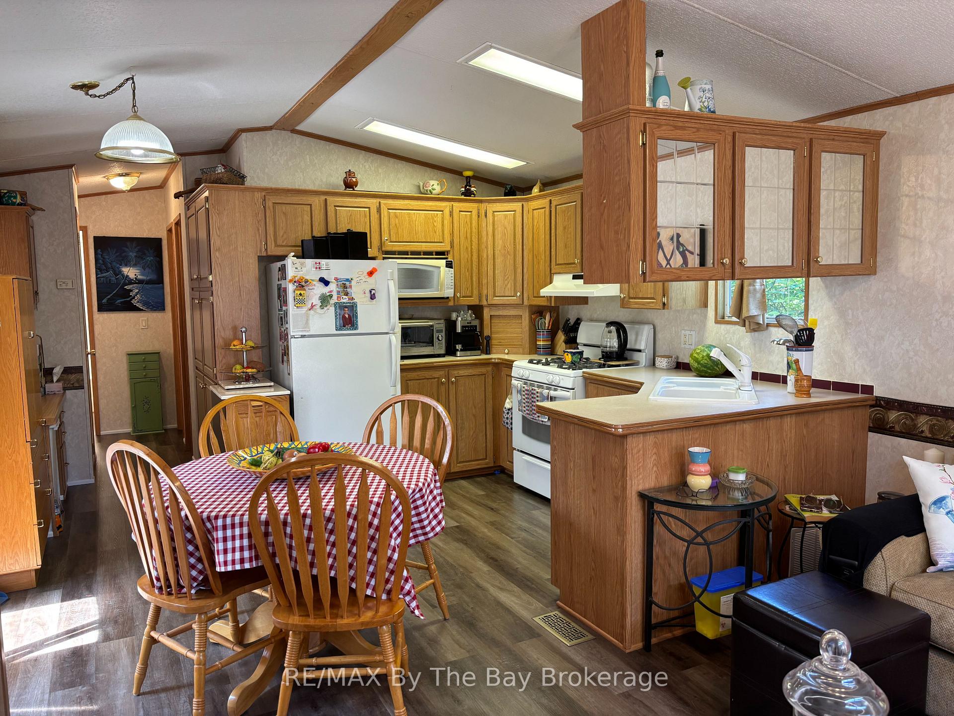 Photo 14 of Unit 92, 85 Theme Park Drive, Wasaga Beach — HOMEH