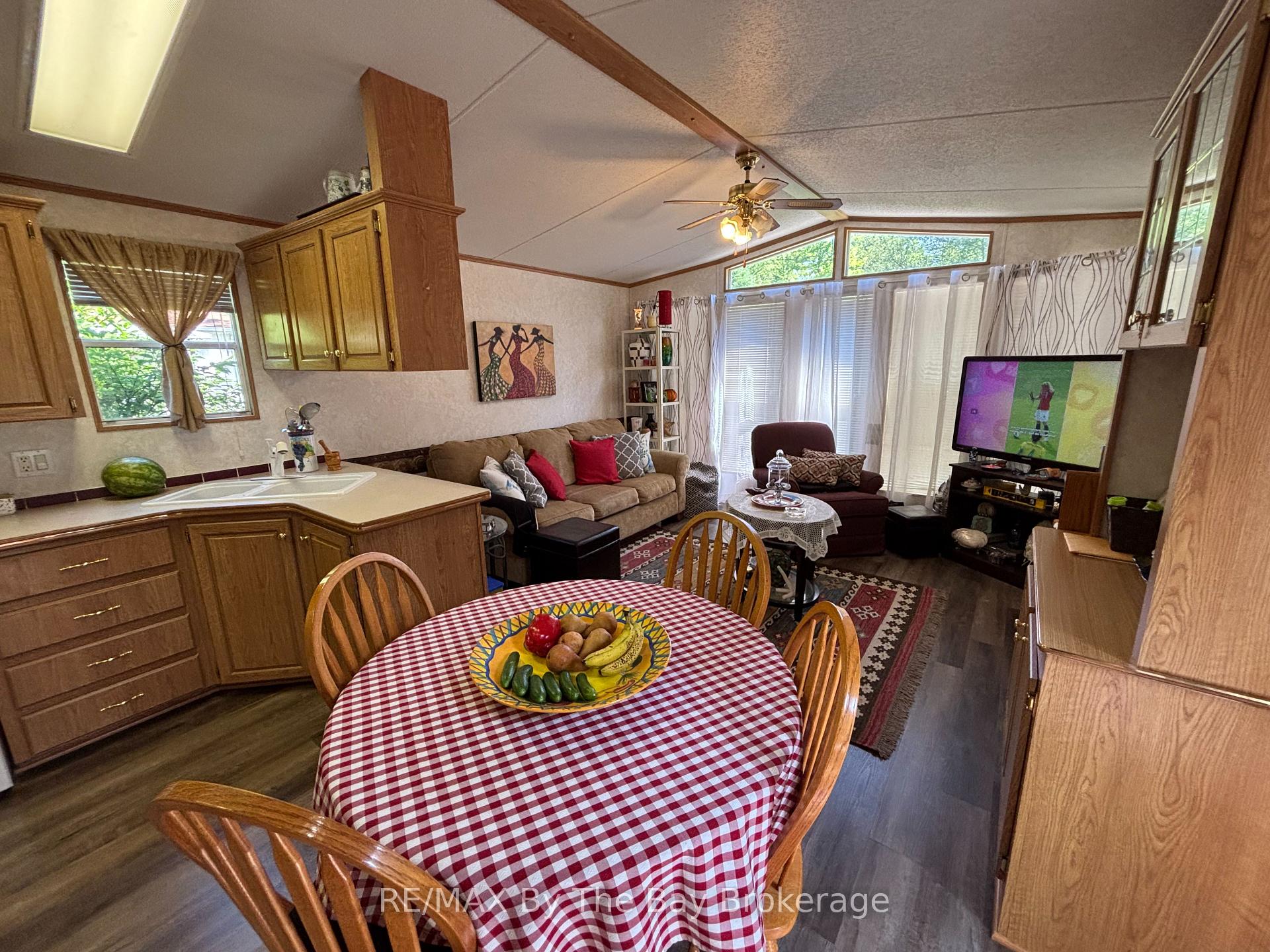 Photo 16 of Unit 92, 85 Theme Park Drive, Wasaga Beach — HOMEH