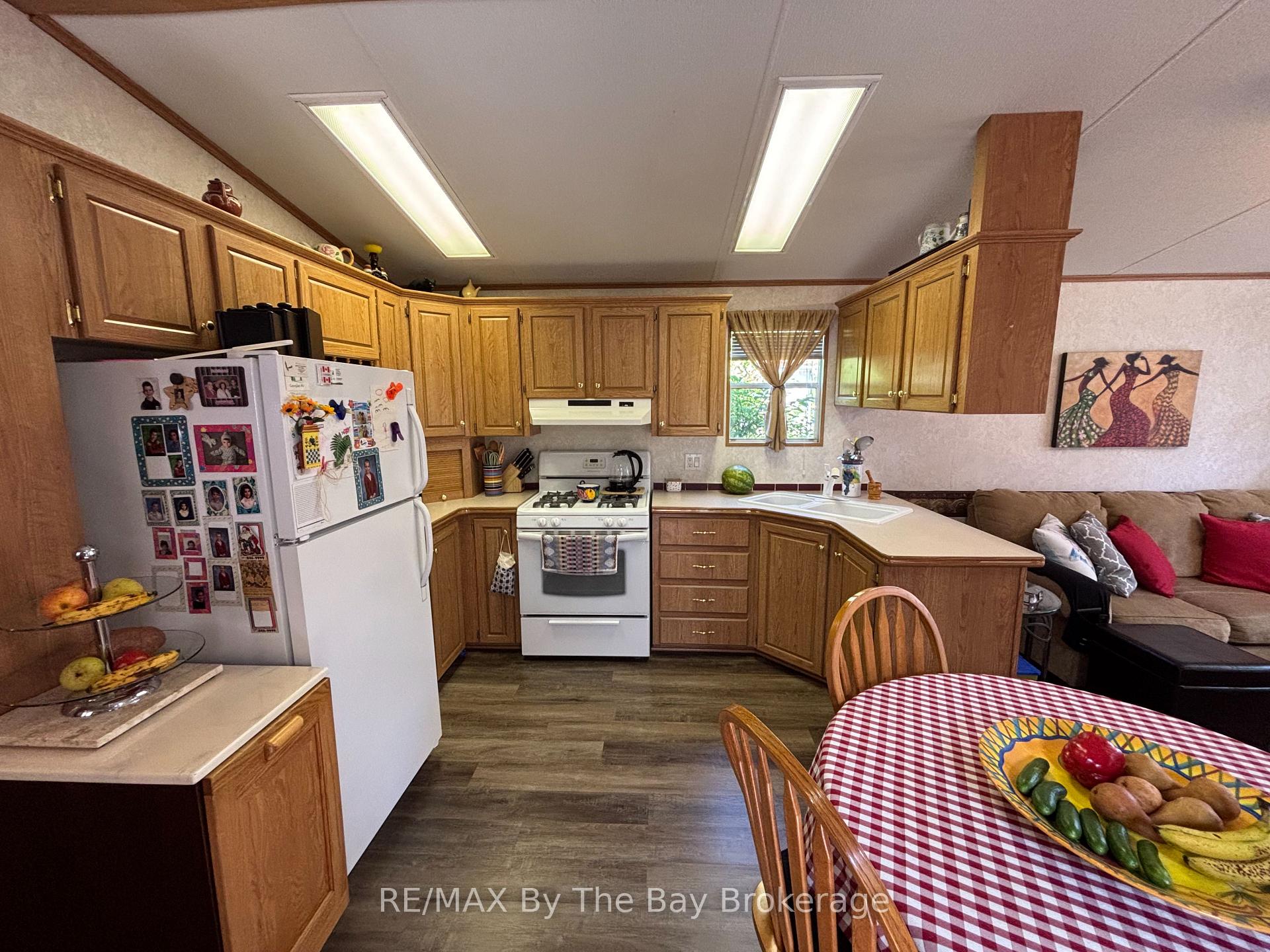 Photo 17 of Unit 92, 85 Theme Park Drive, Wasaga Beach — HOMEH
