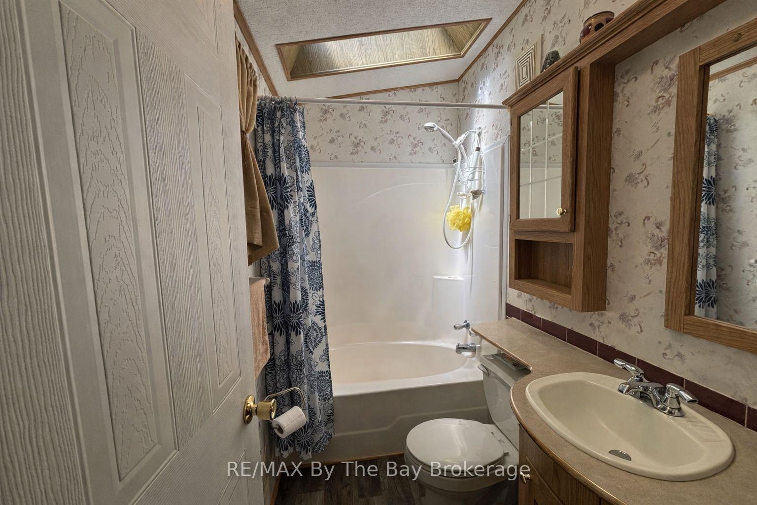 Photo 24 of Unit 92, 85 Theme Park Drive, Wasaga Beach — HOMEH