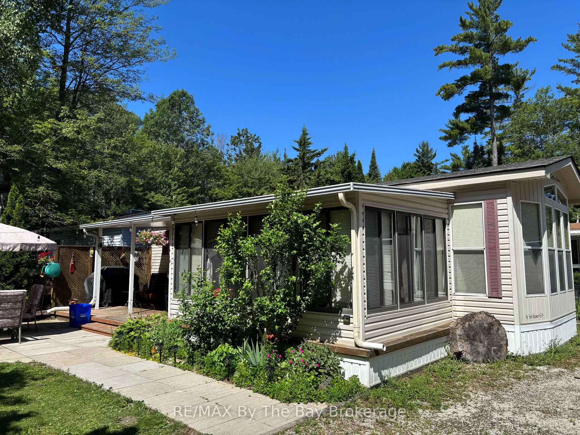 Photo 39 of Unit 92, 85 Theme Park Drive, Wasaga Beach — HOMEH