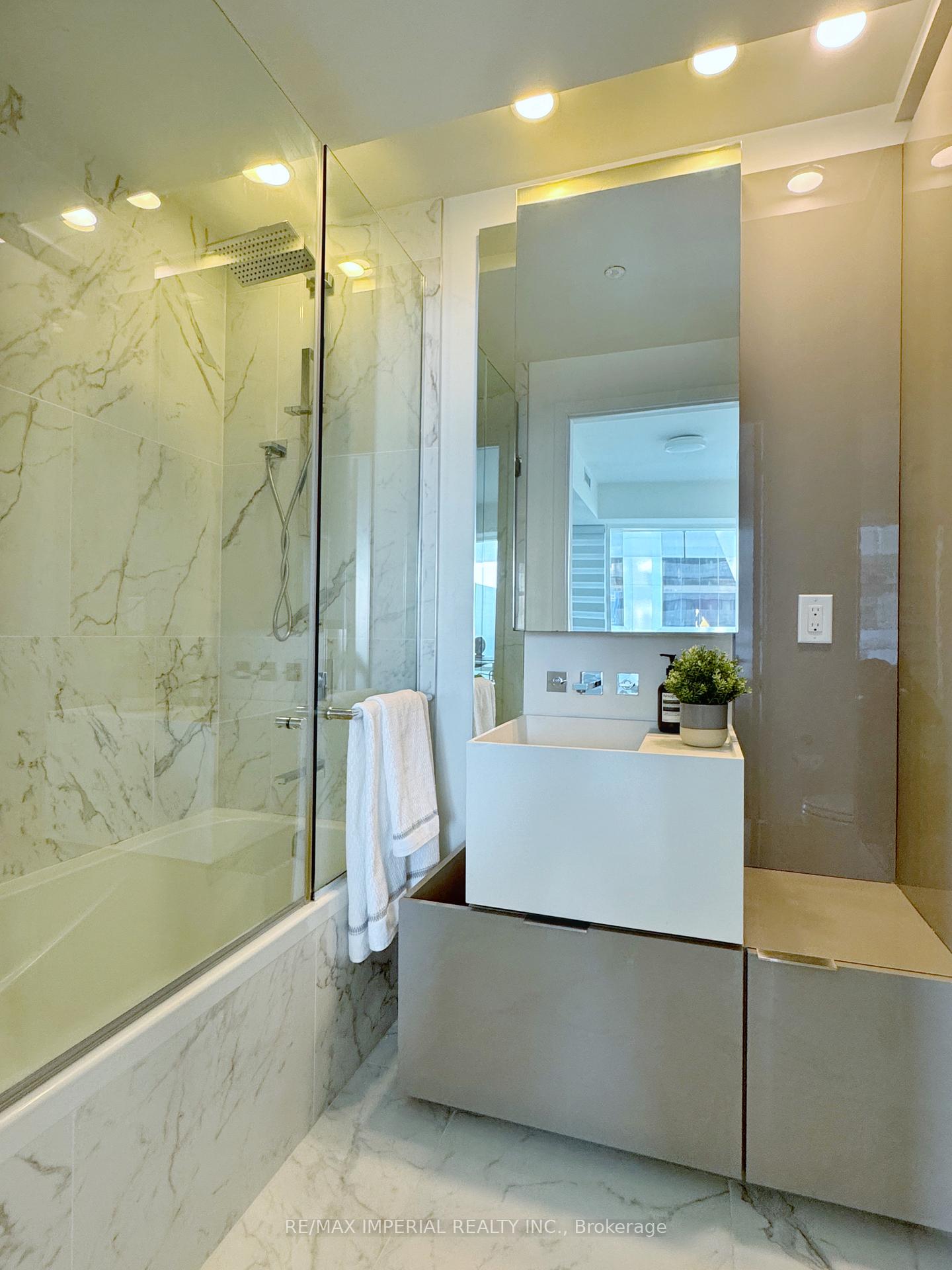 Photo 23 of Unit 6407, 1 Bloor Street E, Toronto, Church-Yonge Corridor — HOMEH
