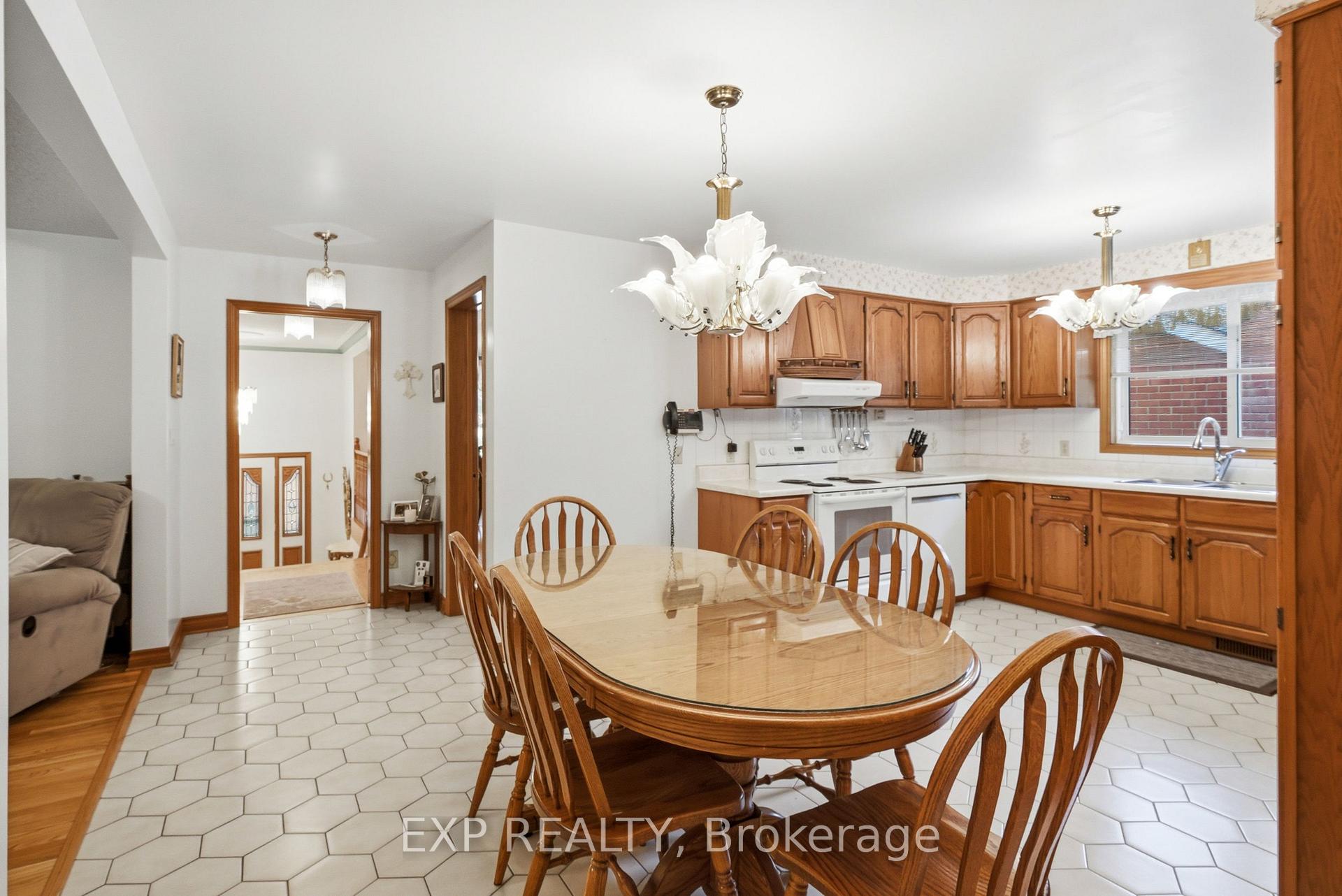 Photo 10 of 12 Fern Gate, Pelham, Fonthill — HOMEH