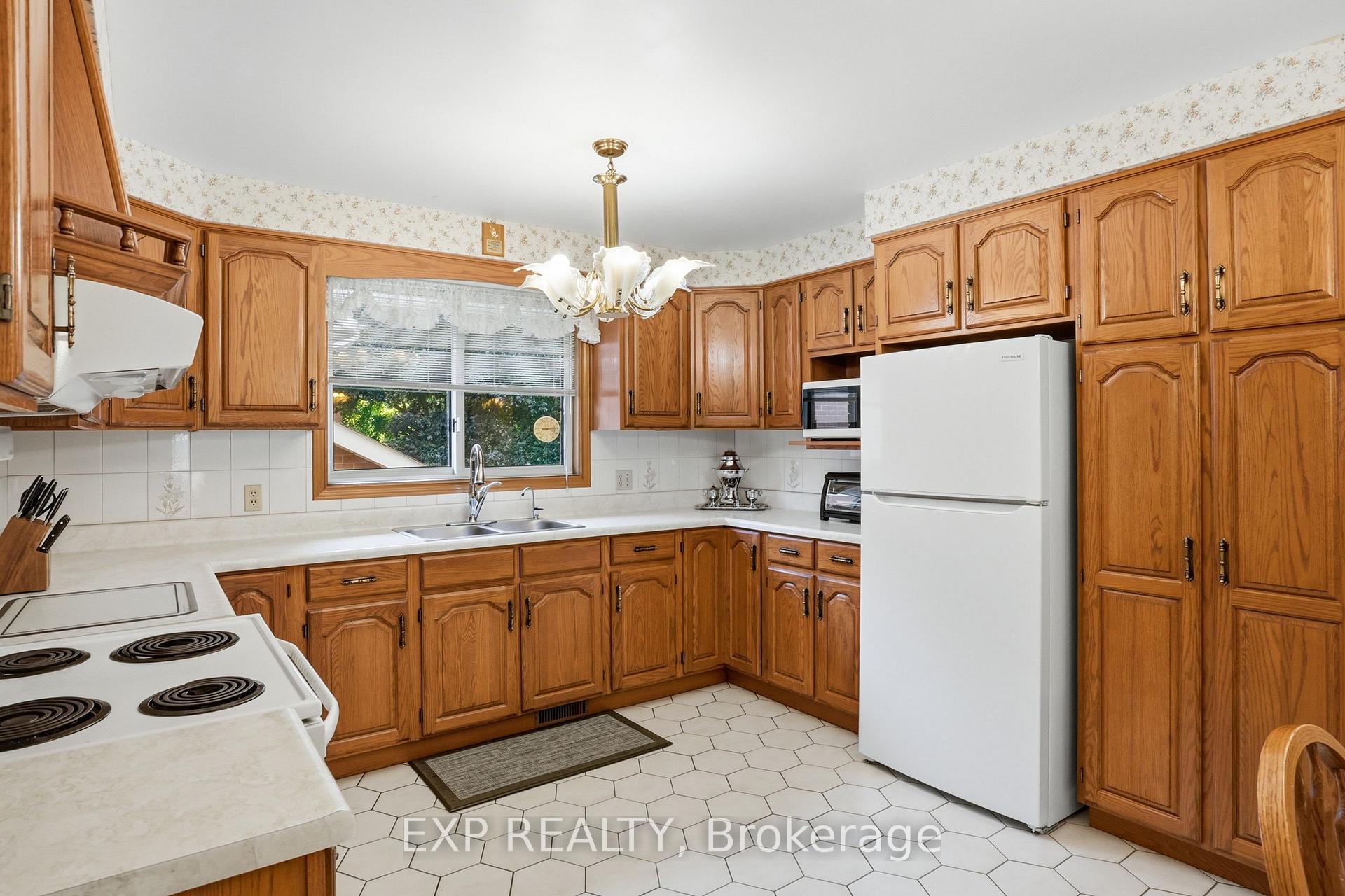 Photo 11 of 12 Fern Gate, Pelham, Fonthill — HOMEH