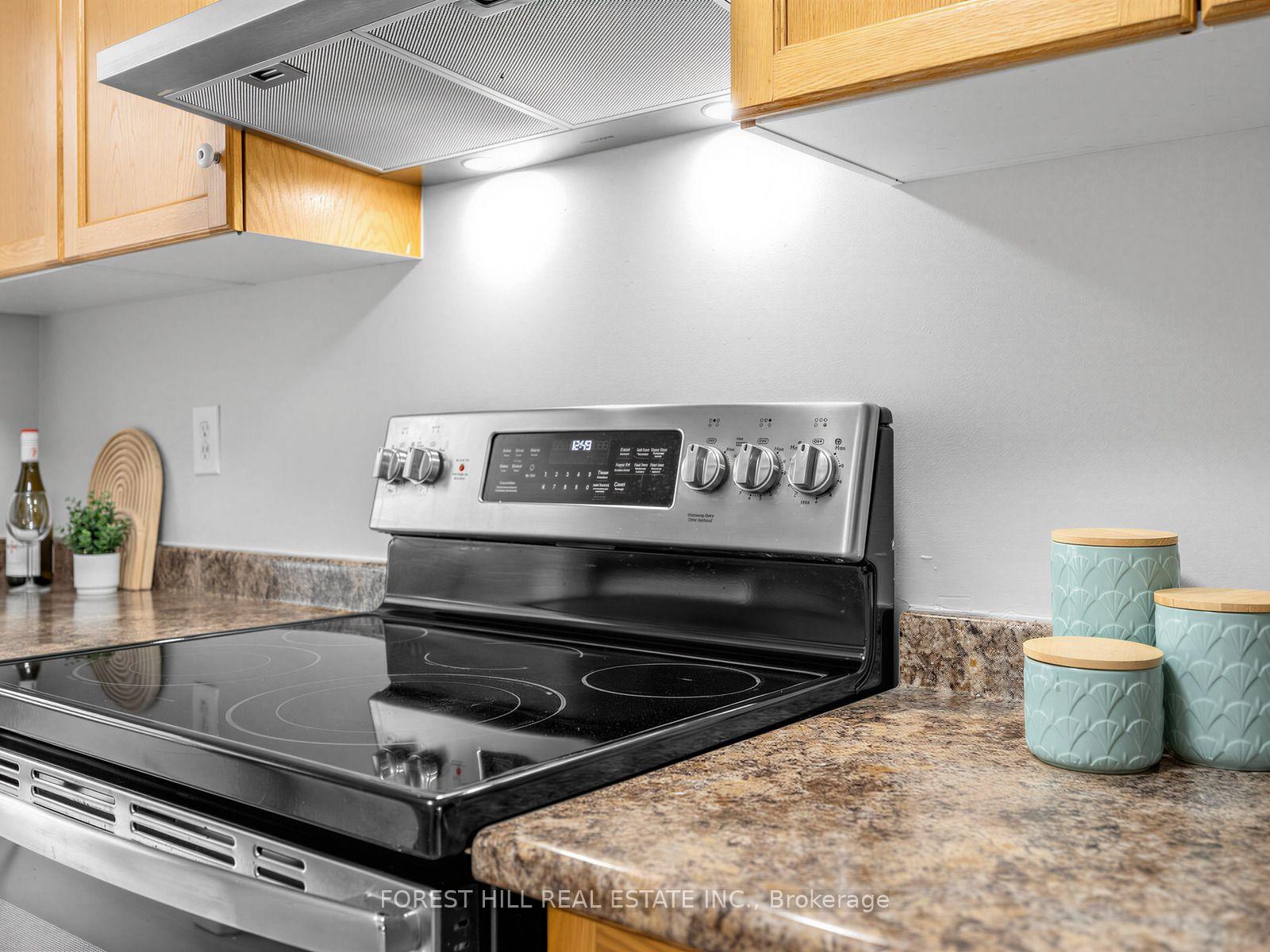 Photo 24 of 41 Prairie Rose Circle, Brampton, Sandringham-Wellington — HOMEH
