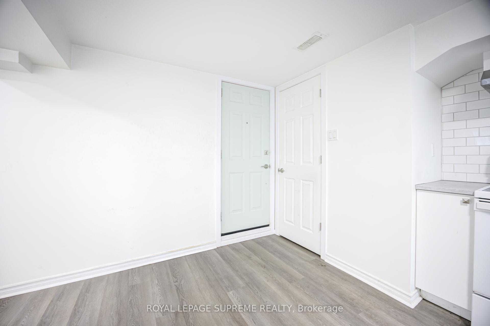 Photo 2 of 27 Dalrymple Drive, Toronto, Rockcliffe-Smythe — HOMEH