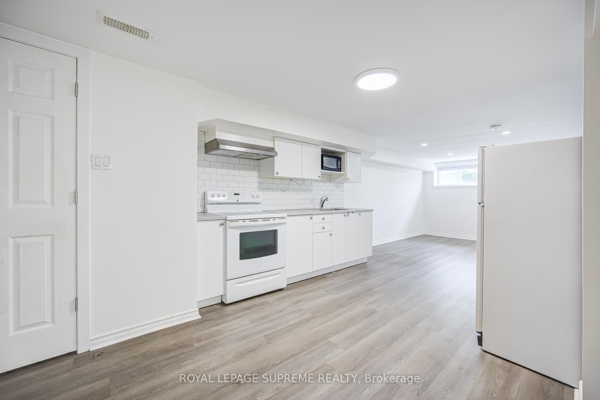 Photo 4 of 27 Dalrymple Drive, Toronto, Rockcliffe-Smythe — HOMEH
