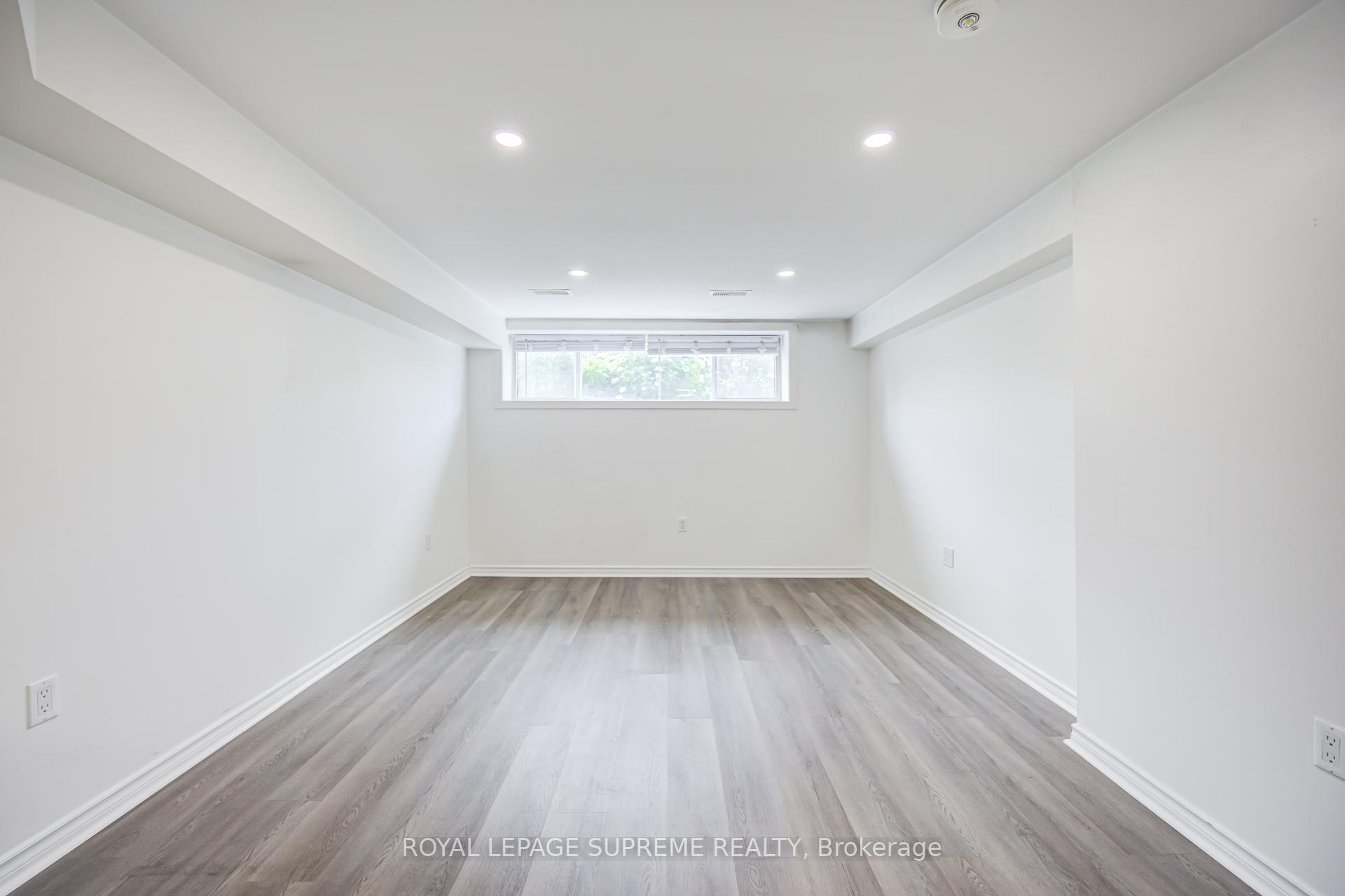 Photo 10 of 27 Dalrymple Drive, Toronto, Rockcliffe-Smythe — HOMEH