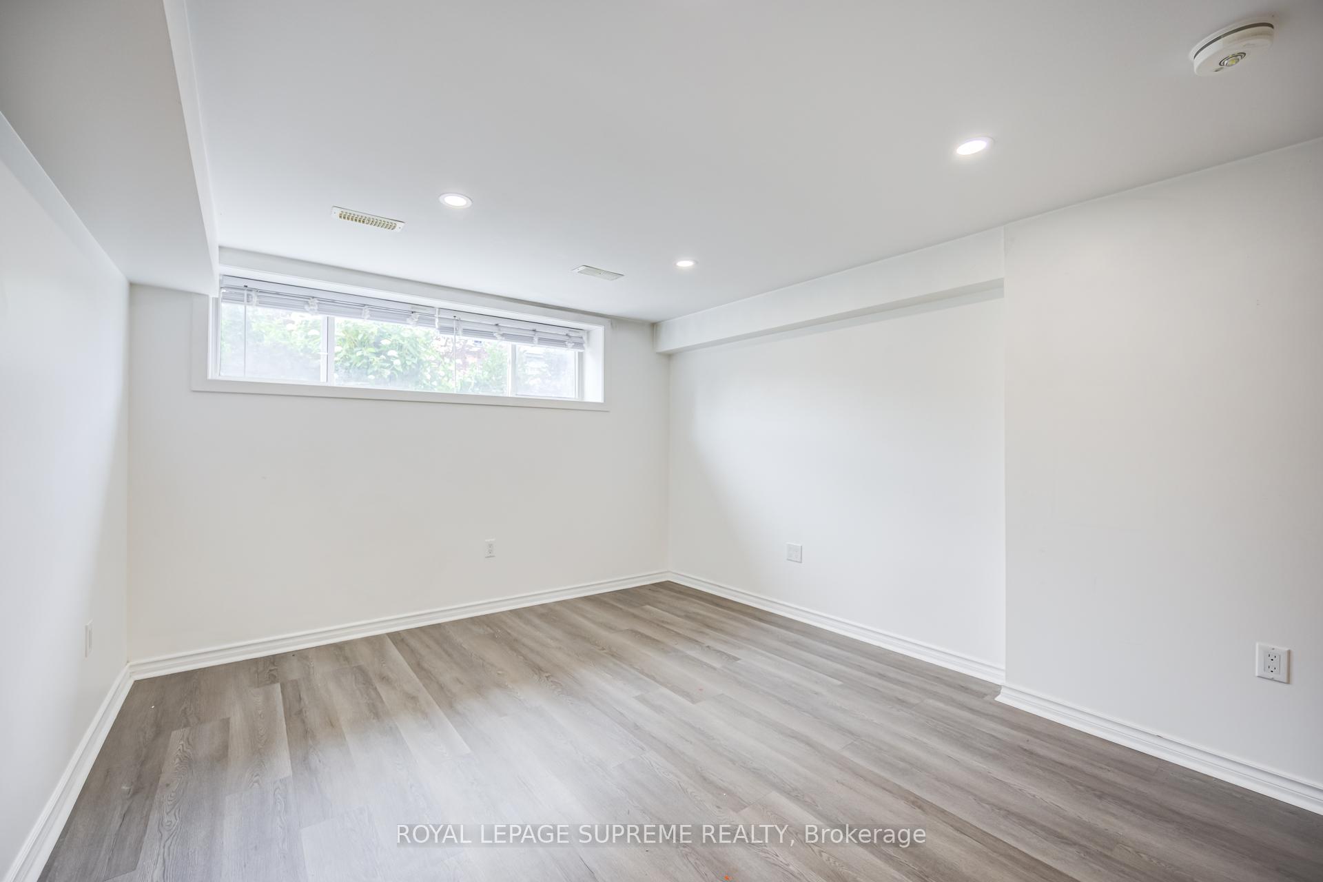 Photo 12 of 27 Dalrymple Drive, Toronto, Rockcliffe-Smythe — HOMEH
