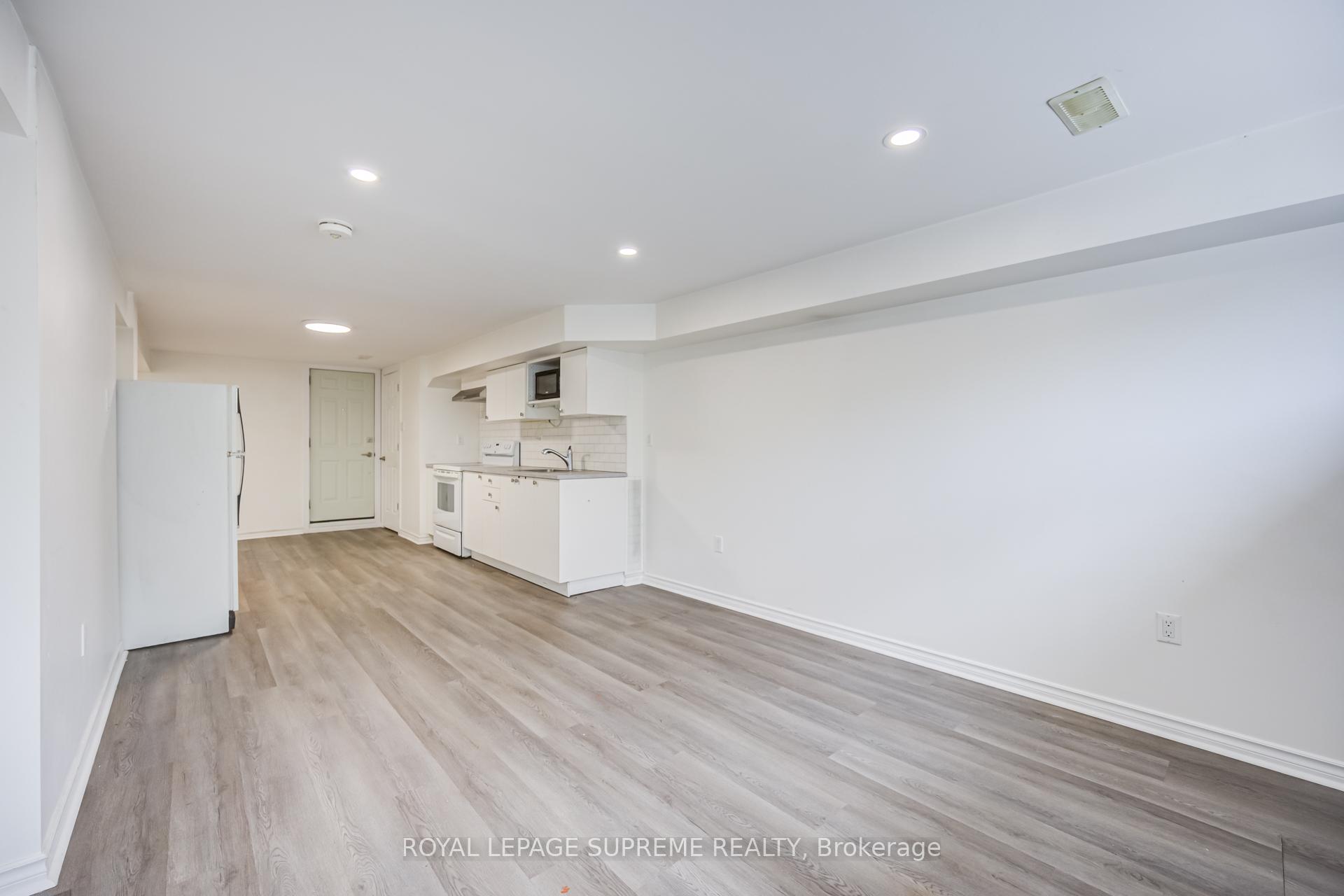 Photo 15 of 27 Dalrymple Drive, Toronto, Rockcliffe-Smythe — HOMEH