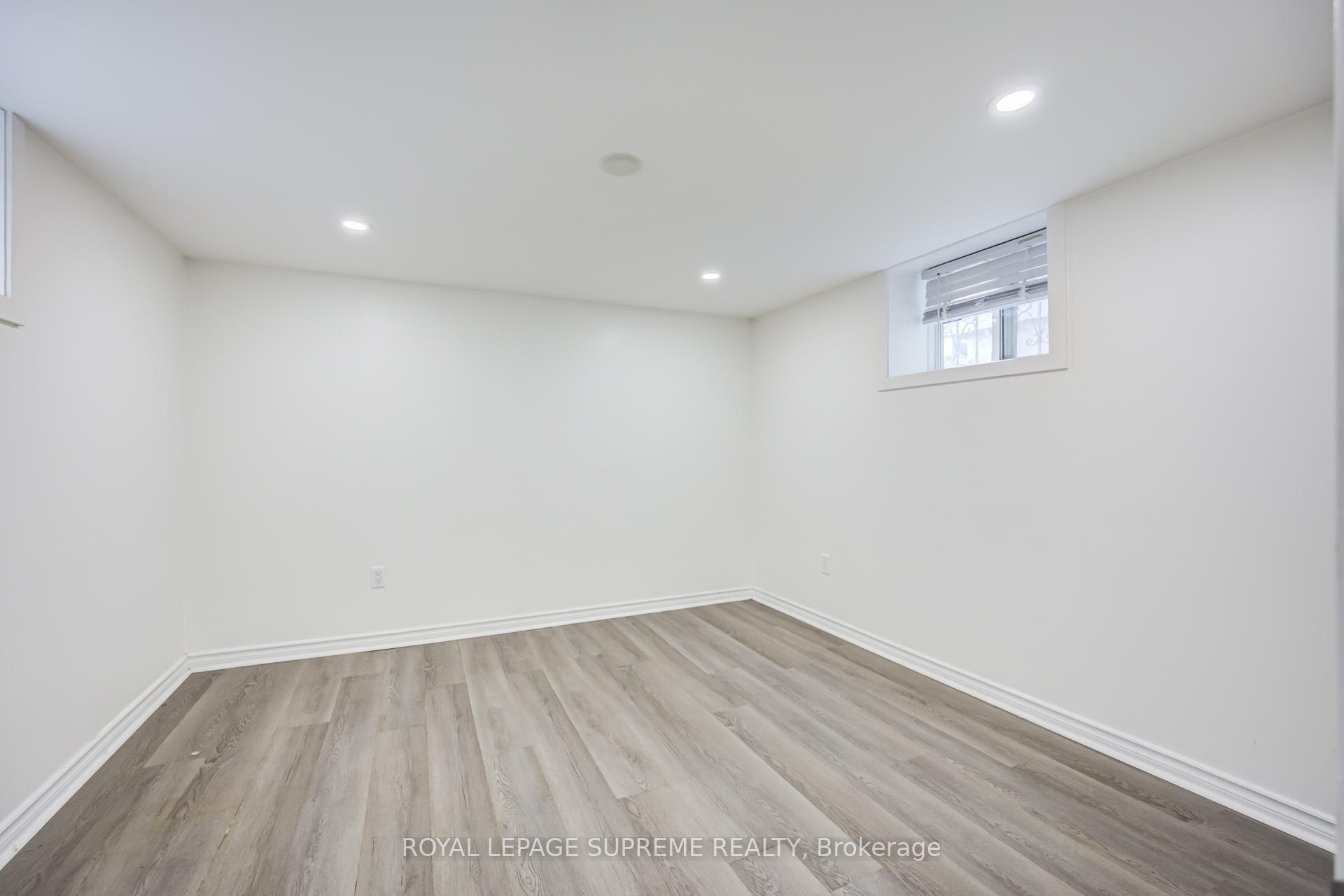 Photo 18 of 27 Dalrymple Drive, Toronto, Rockcliffe-Smythe — HOMEH