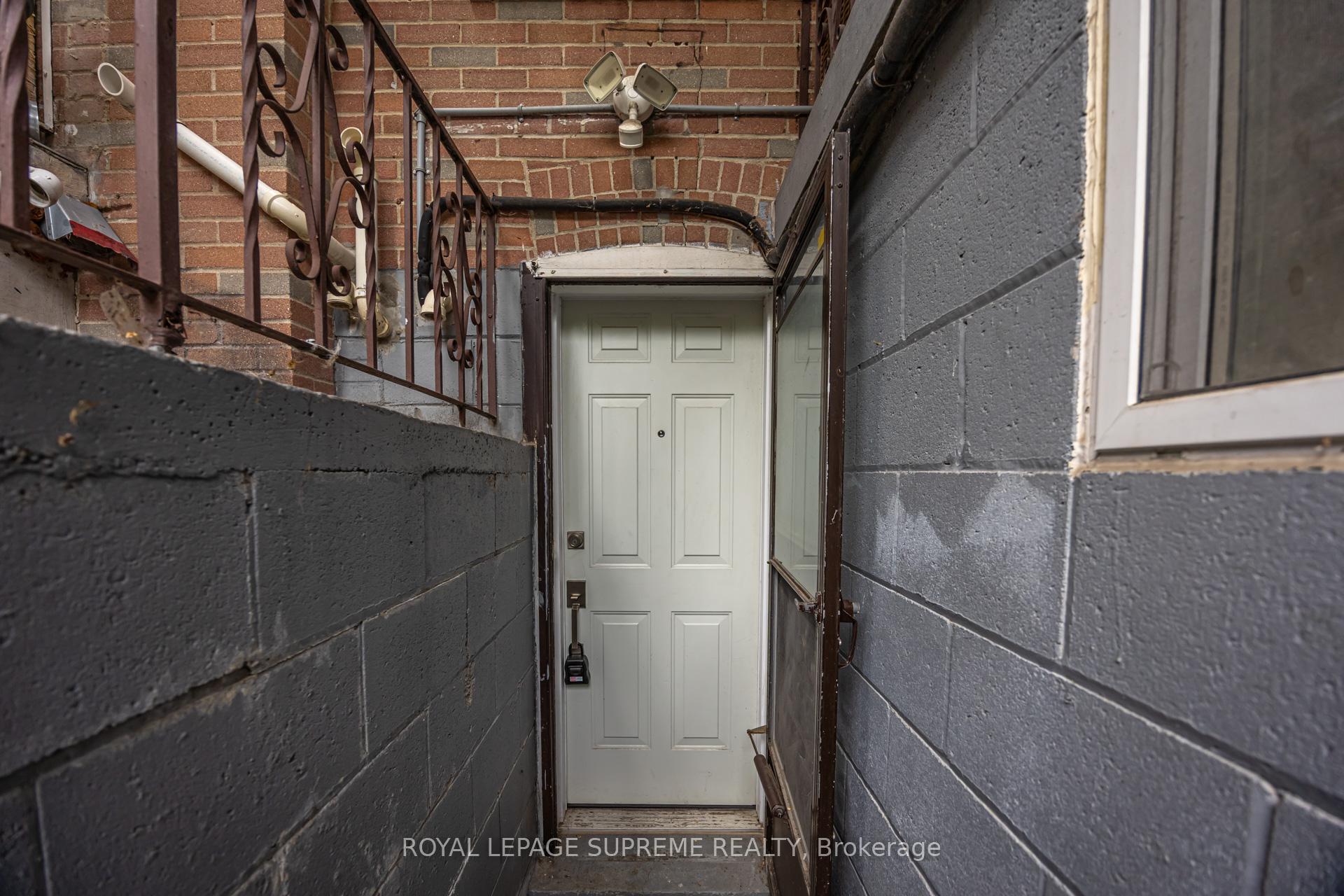 Photo 22 of 27 Dalrymple Drive, Toronto, Rockcliffe-Smythe — HOMEH