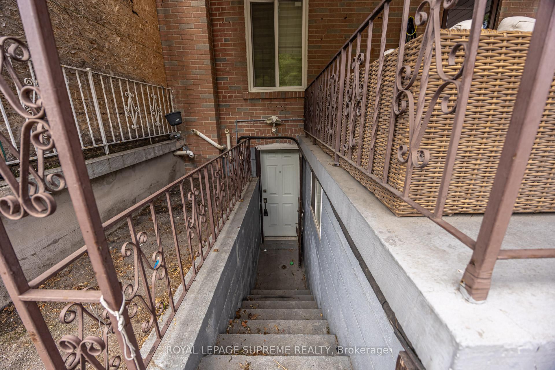 Photo 23 of 27 Dalrymple Drive, Toronto, Rockcliffe-Smythe — HOMEH
