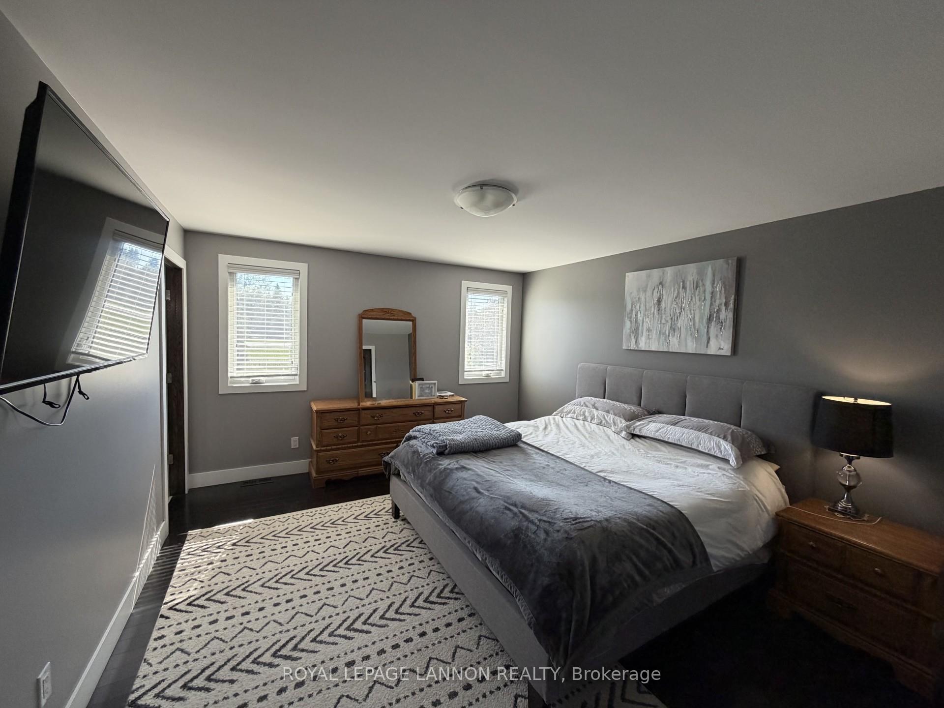Photo 3 of 216 Cougar Crescent, Thunder Bay, Parkdale — HOMEH