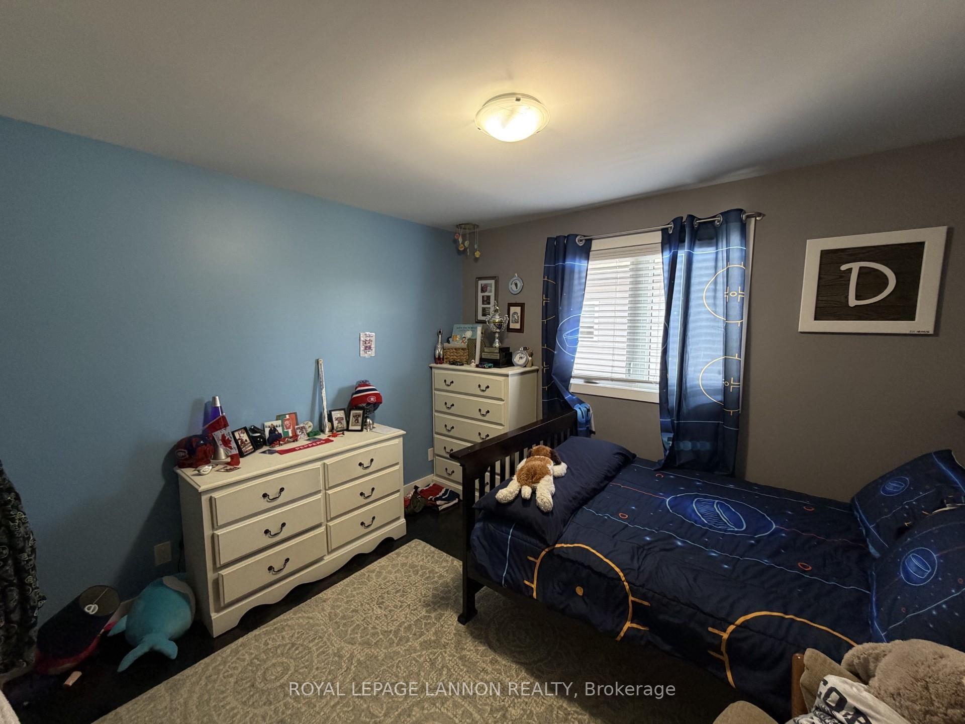 Photo 5 of 216 Cougar Crescent, Thunder Bay, Parkdale — HOMEH