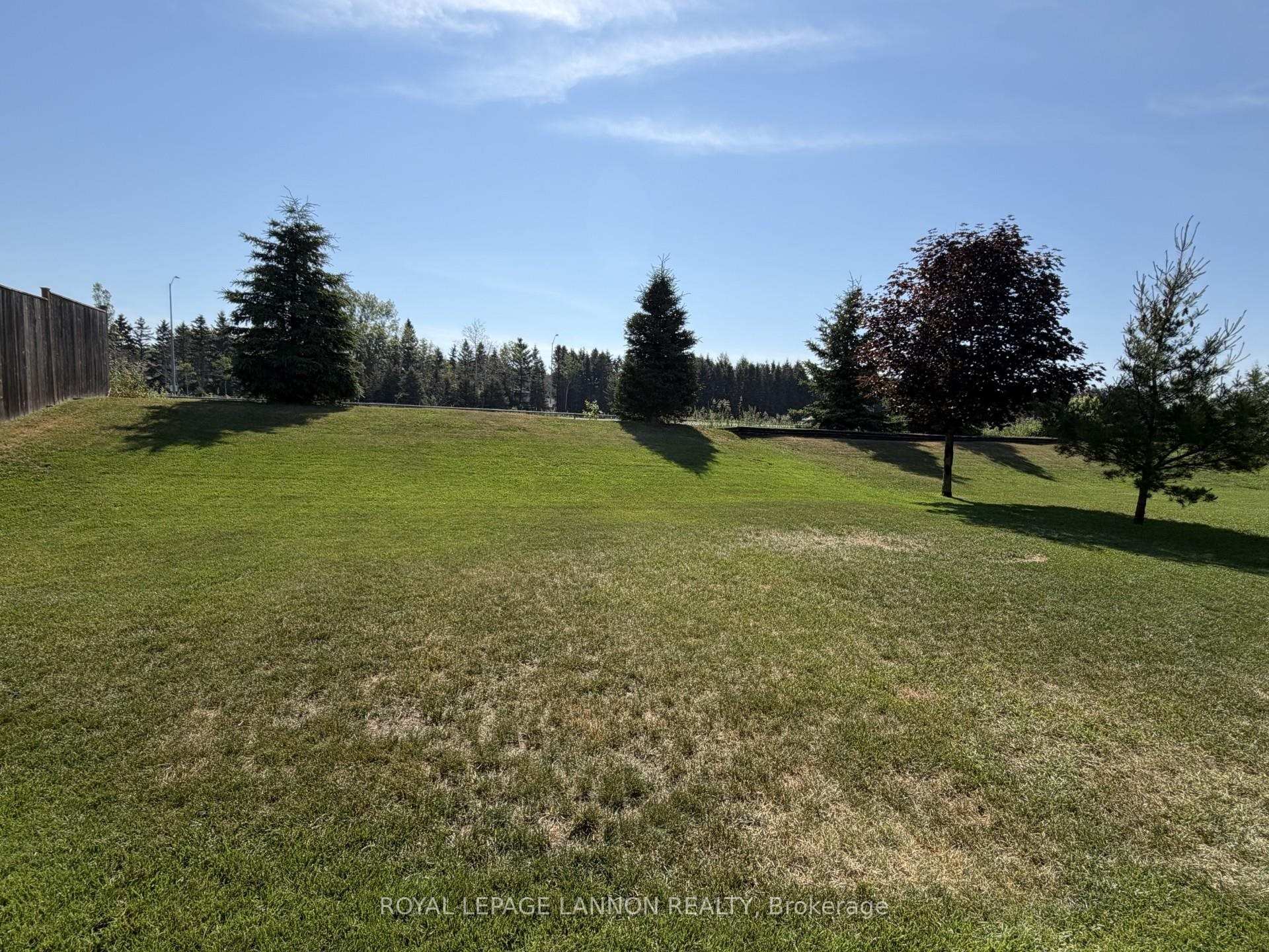 Photo 12 of 216 Cougar Crescent, Thunder Bay, Parkdale — HOMEH