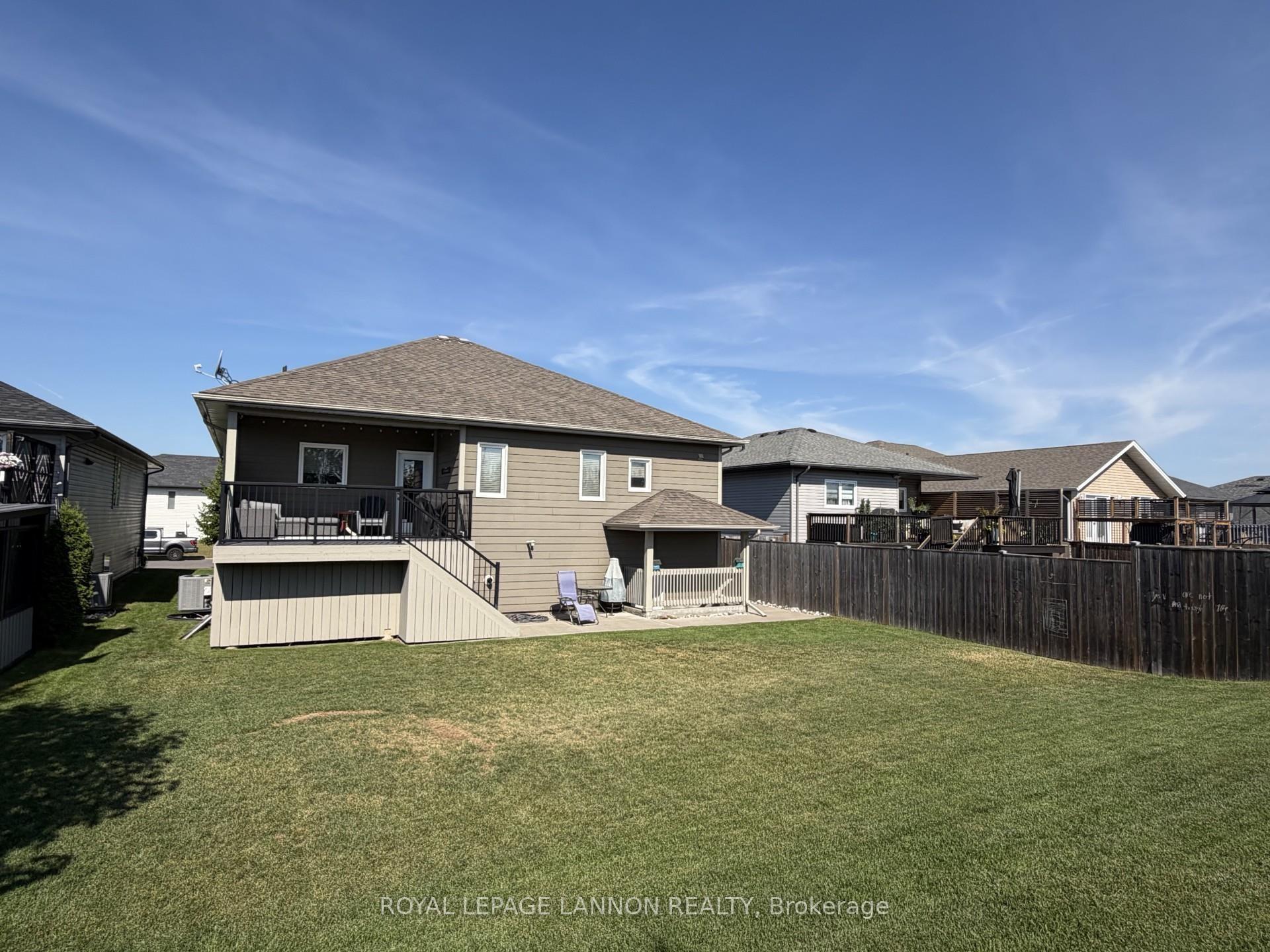Photo 13 of 216 Cougar Crescent, Thunder Bay, Parkdale — HOMEH