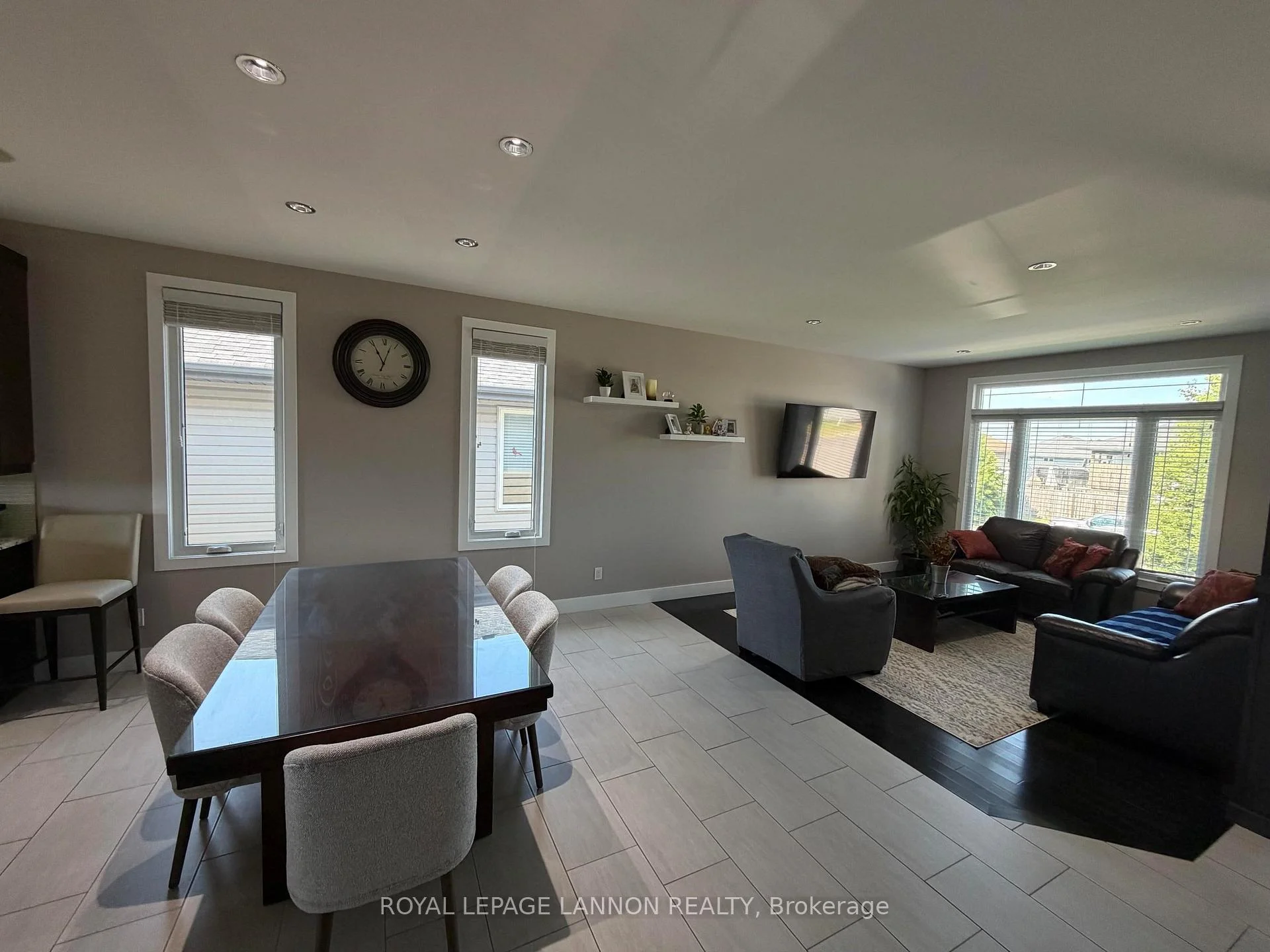 Photo 14 of 216 Cougar Crescent, Thunder Bay, Parkdale — HOMEH