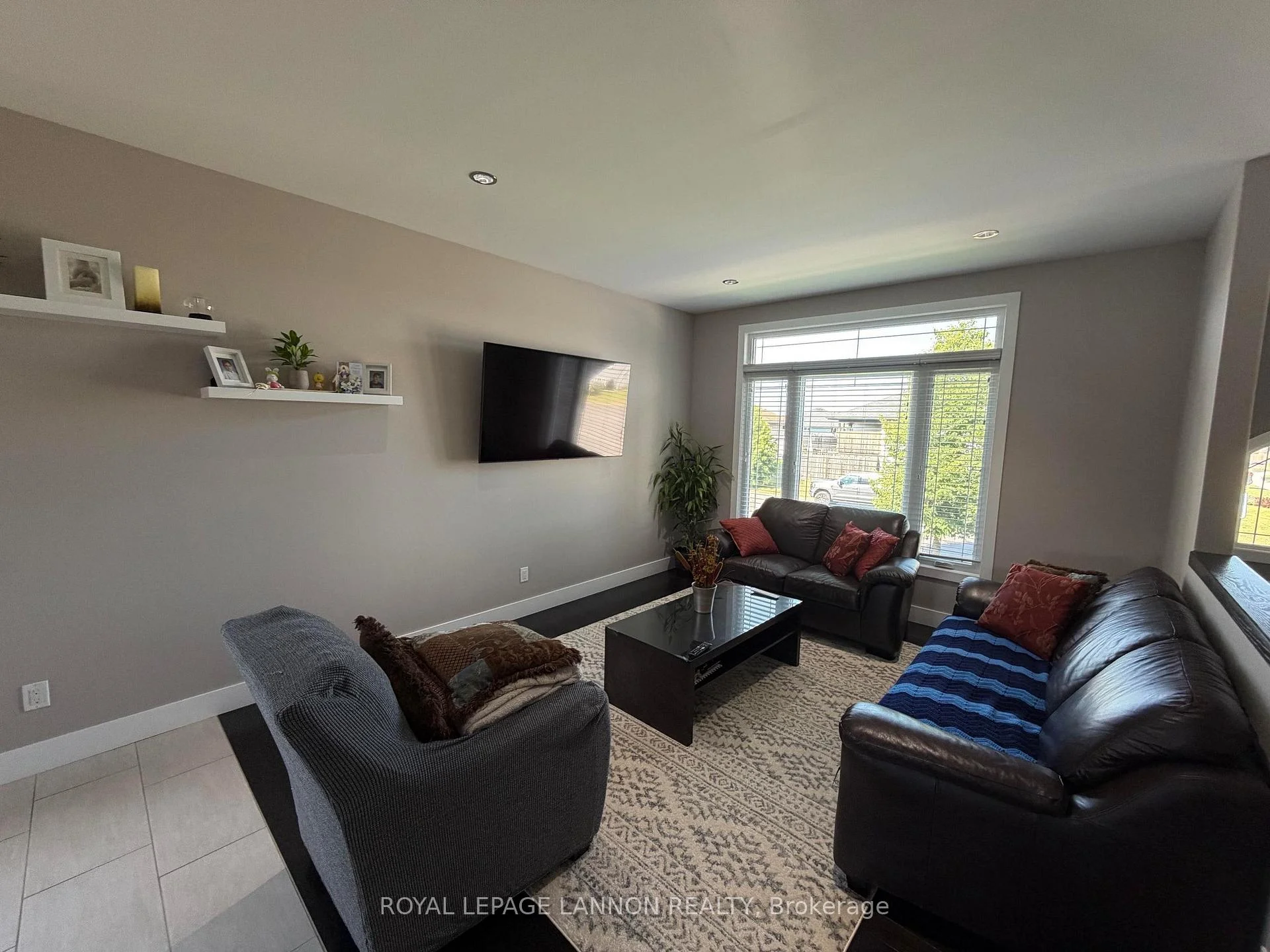 Photo 16 of 216 Cougar Crescent, Thunder Bay, Parkdale — HOMEH