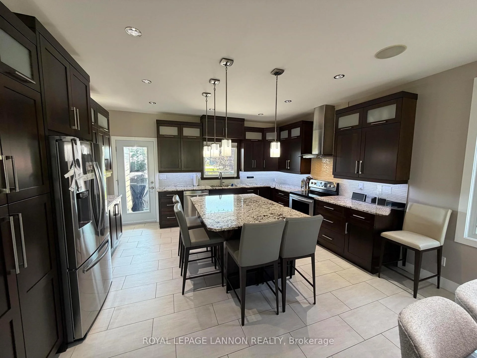 Photo 19 of 216 Cougar Crescent, Thunder Bay, Parkdale — HOMEH