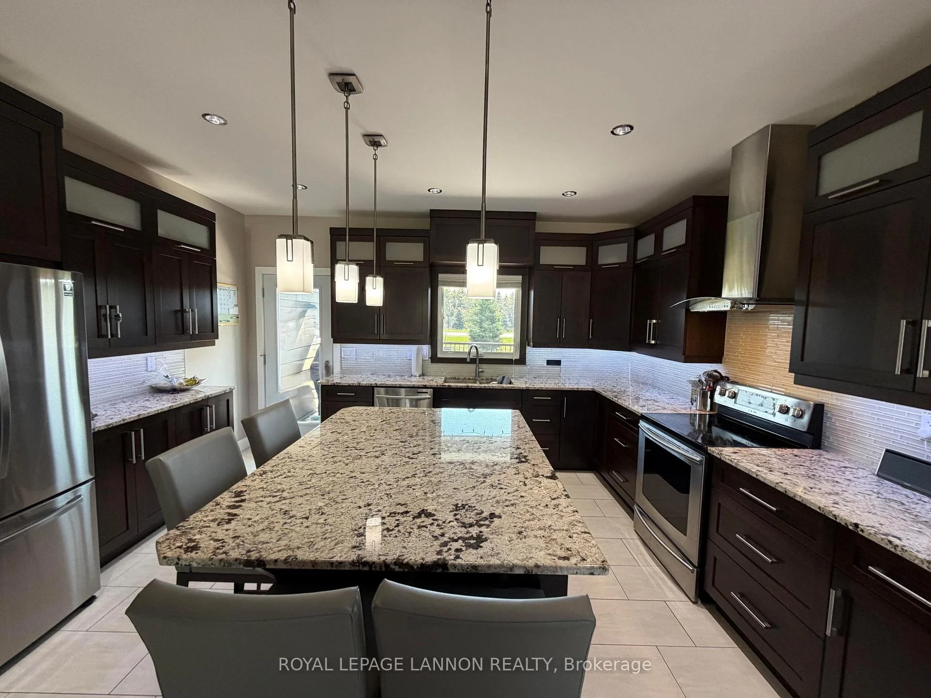 Photo 22 of 216 Cougar Crescent, Thunder Bay, Parkdale — HOMEH