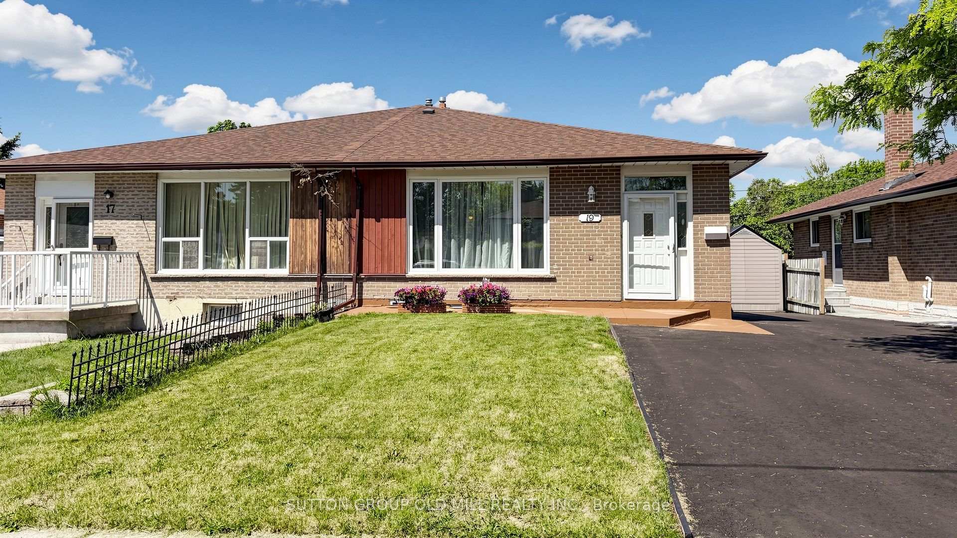 Photo 5 of 19 Ascot Avenue, Brampton, Avondale — HOMEH