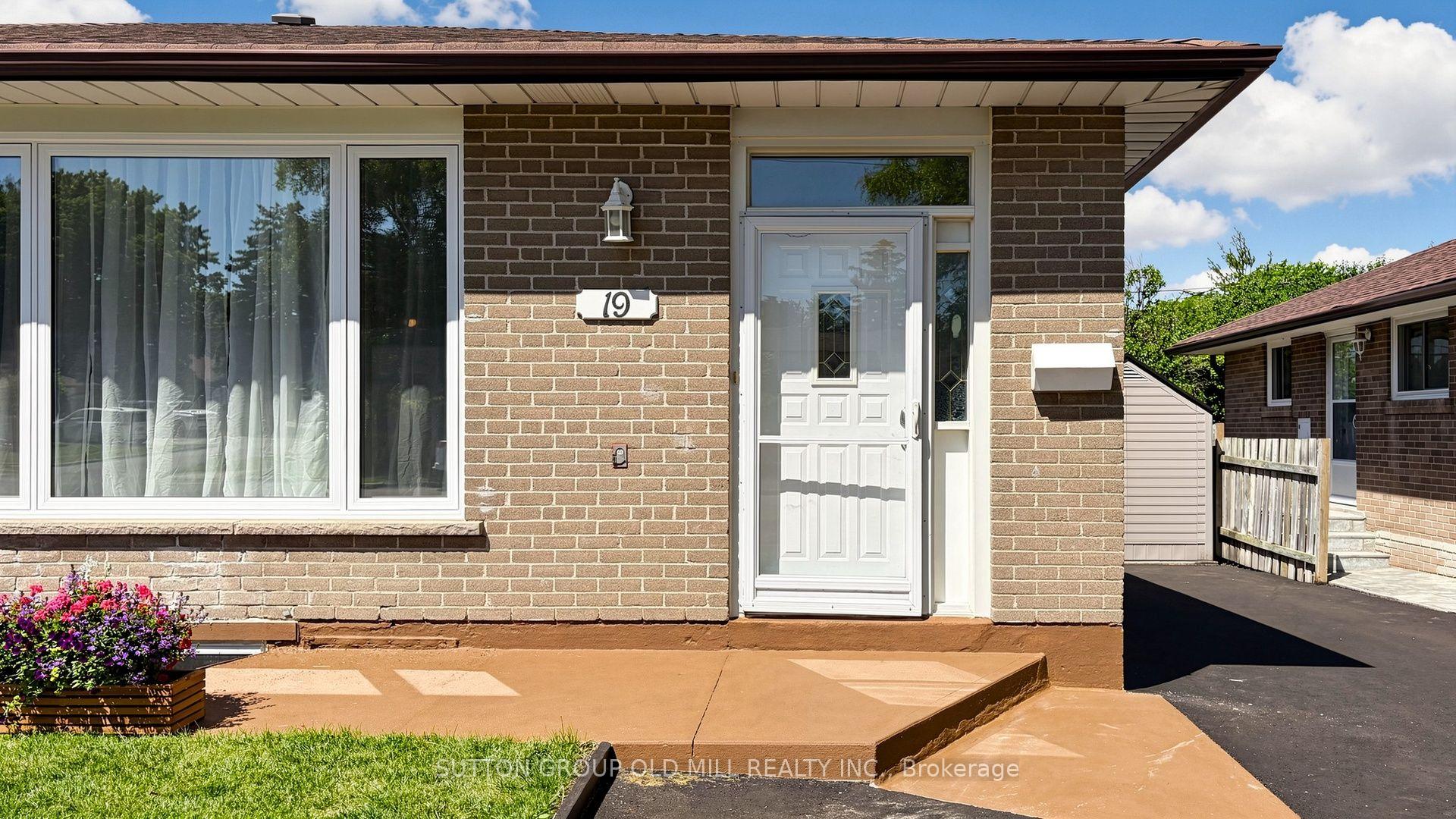 Photo 6 of 19 Ascot Avenue, Brampton, Avondale — HOMEH