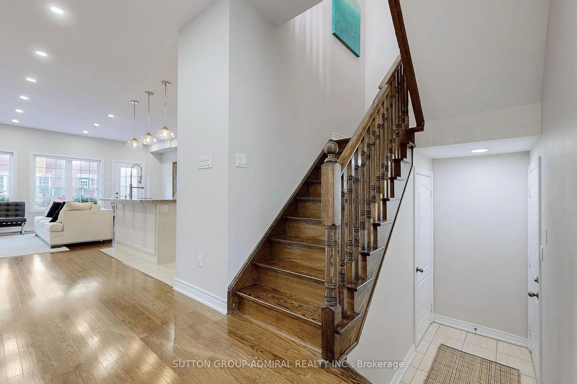 Photo 19 of 41 Lindvest Crescent, Vaughan, Patterson — HOMEH