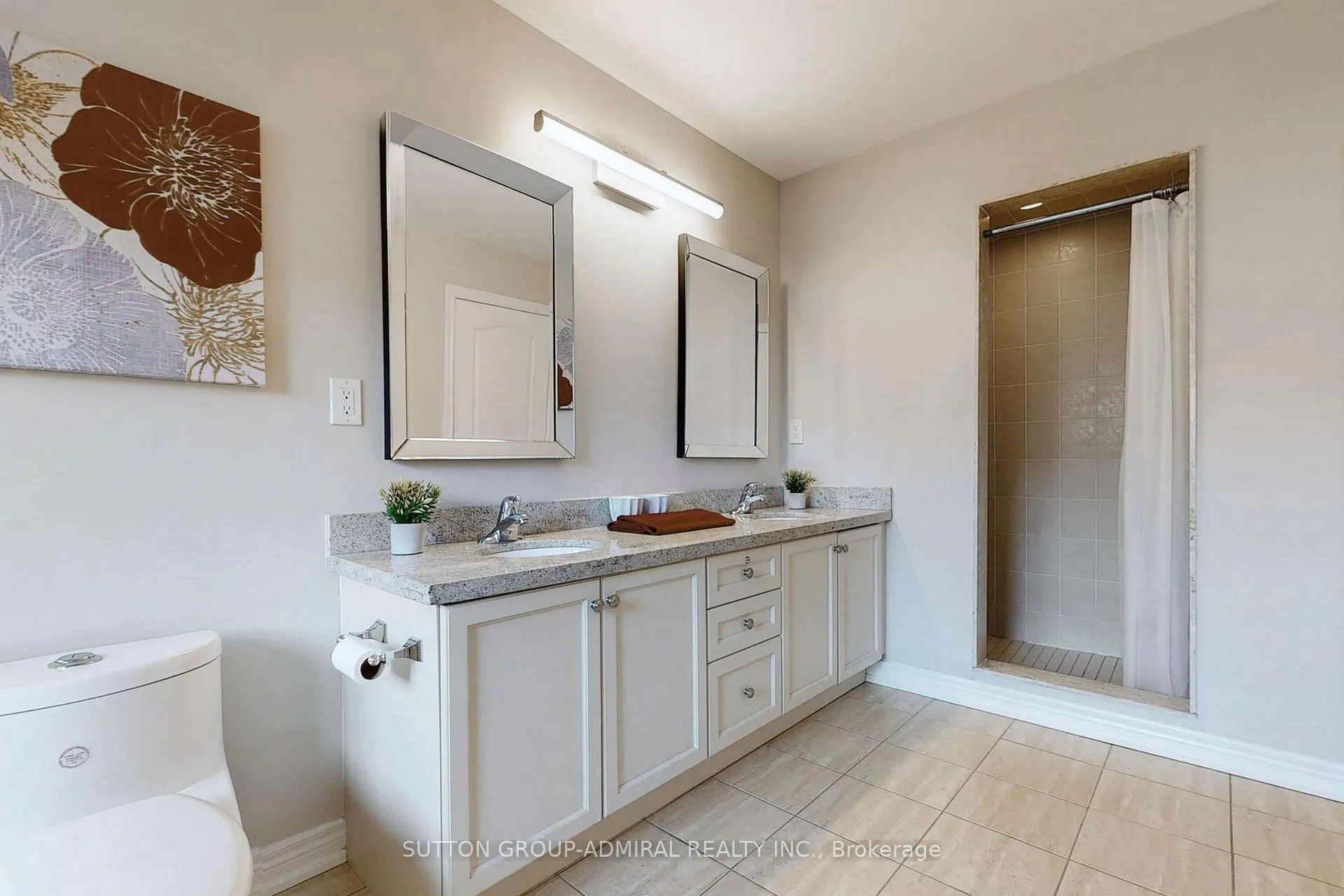 Photo 26 of 41 Lindvest Crescent, Vaughan, Patterson — HOMEH