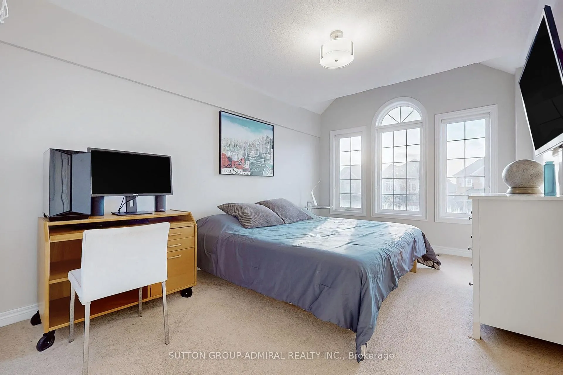 Photo 29 of 41 Lindvest Crescent, Vaughan, Patterson — HOMEH