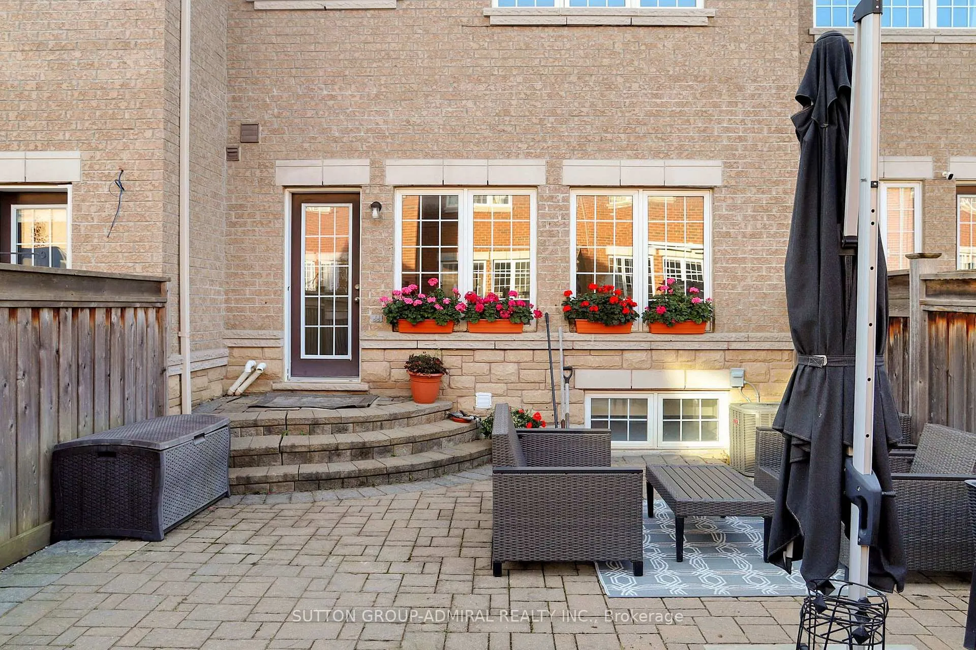 Photo 37 of 41 Lindvest Crescent, Vaughan, Patterson — HOMEH