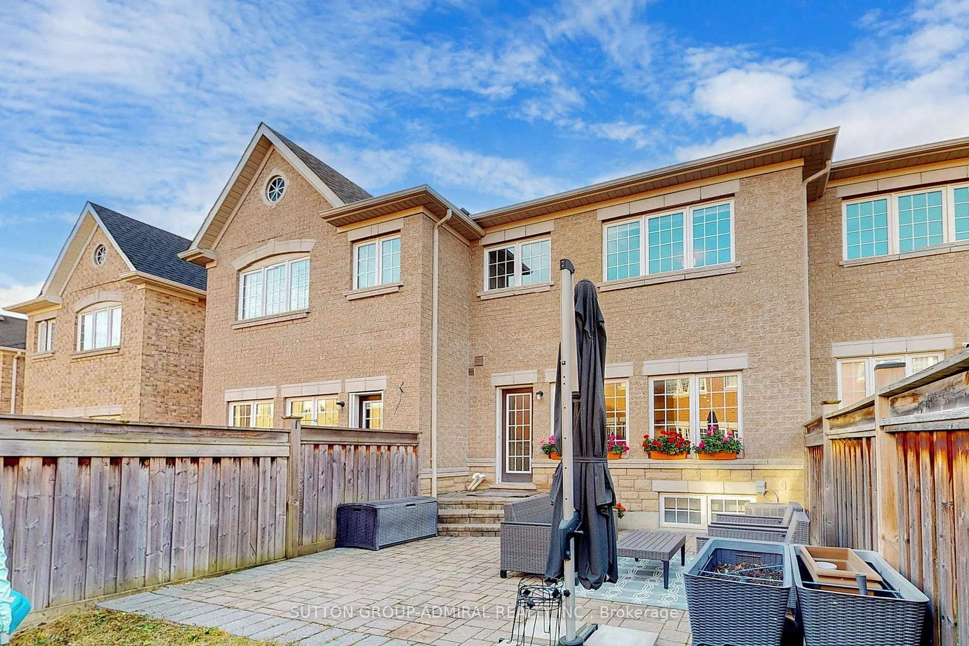 Photo 38 of 41 Lindvest Crescent, Vaughan, Patterson — HOMEH