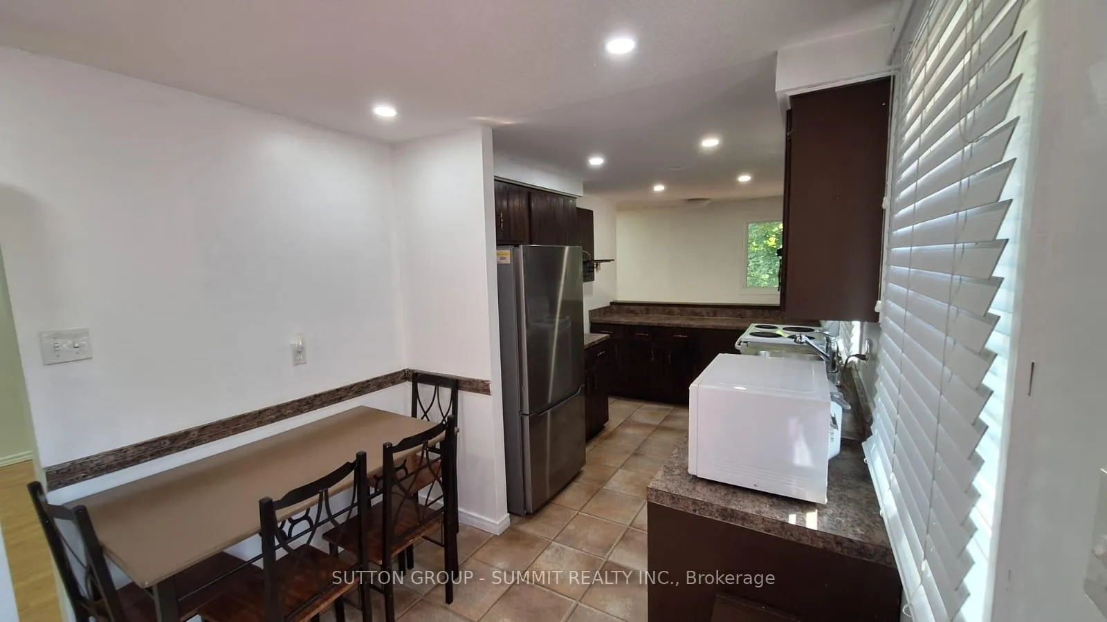 Photo 4 of 65 Northview Heights Drive, Cambridge — HOMEH