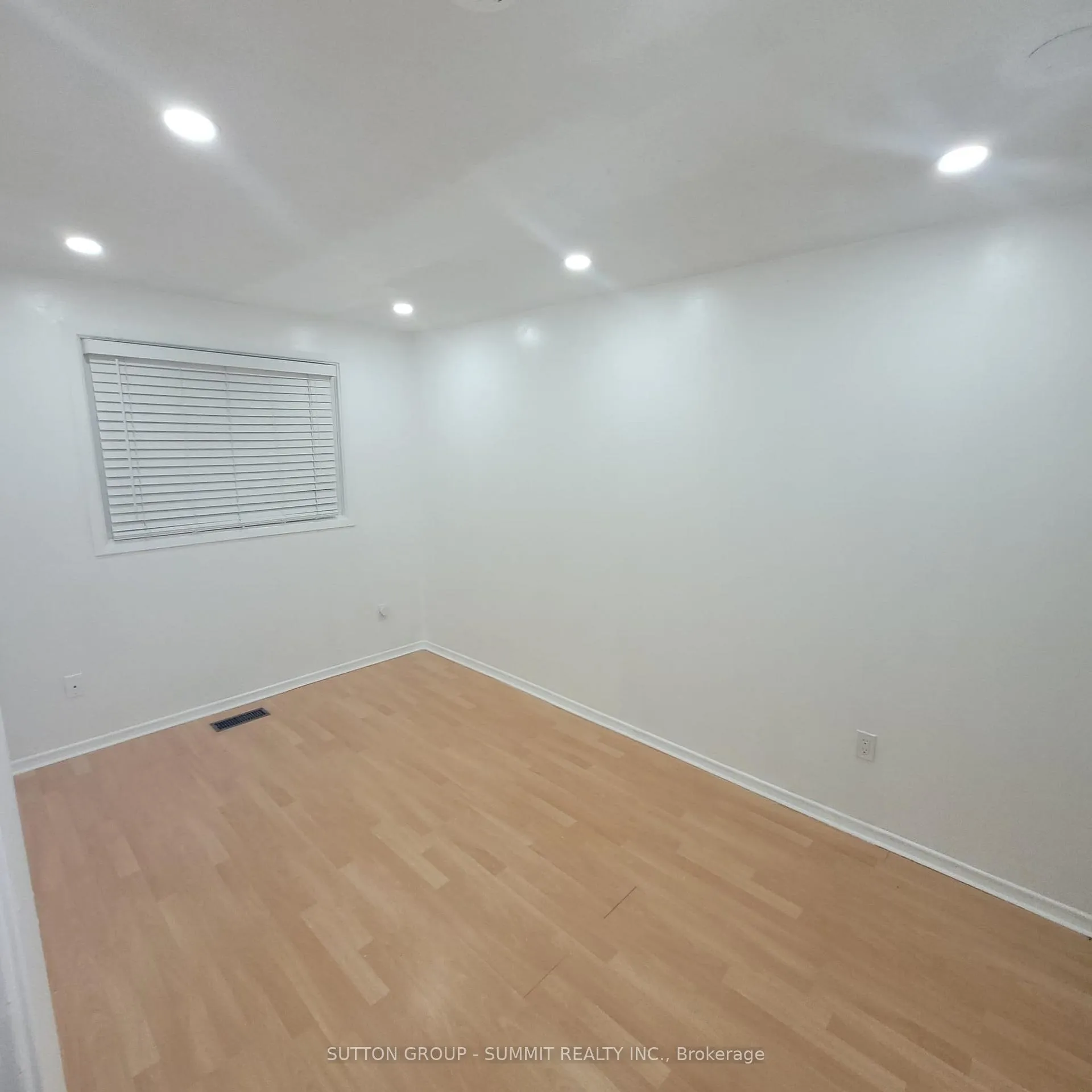 Photo 14 of 65 Northview Heights Drive, Cambridge — HOMEH