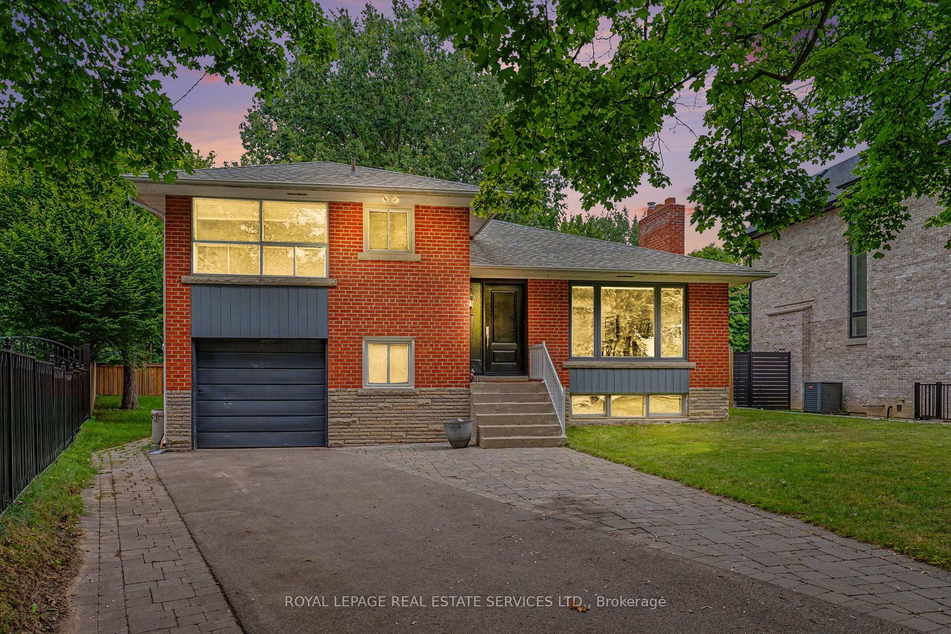 Front of 14 Mossford Court
