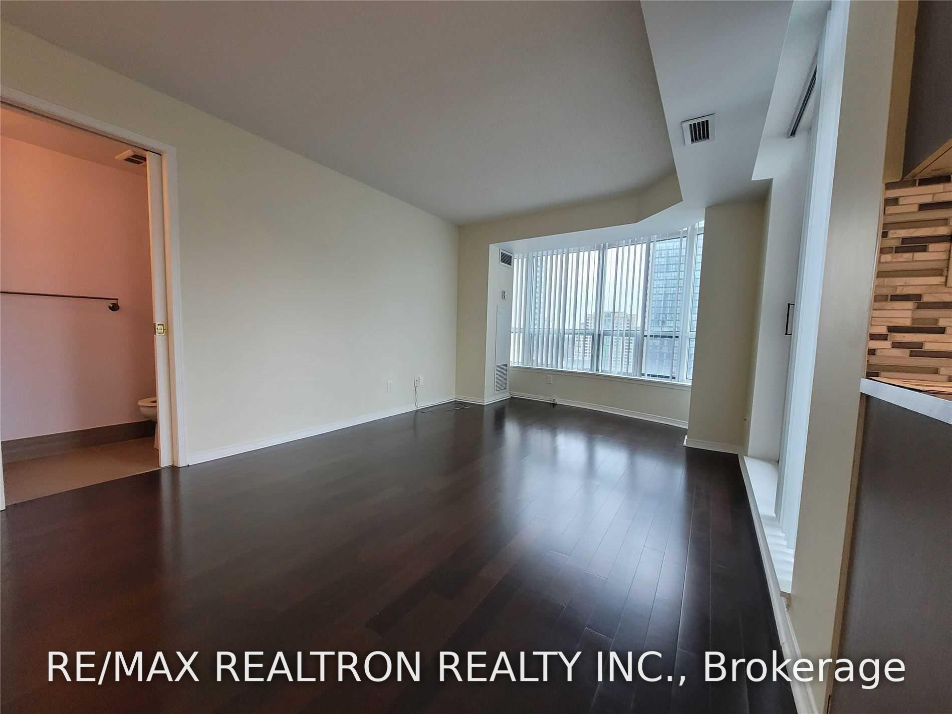 Photo 4 of Unit 1703, 233 Beecroft Road, North York, Willowdale West — HOMEH