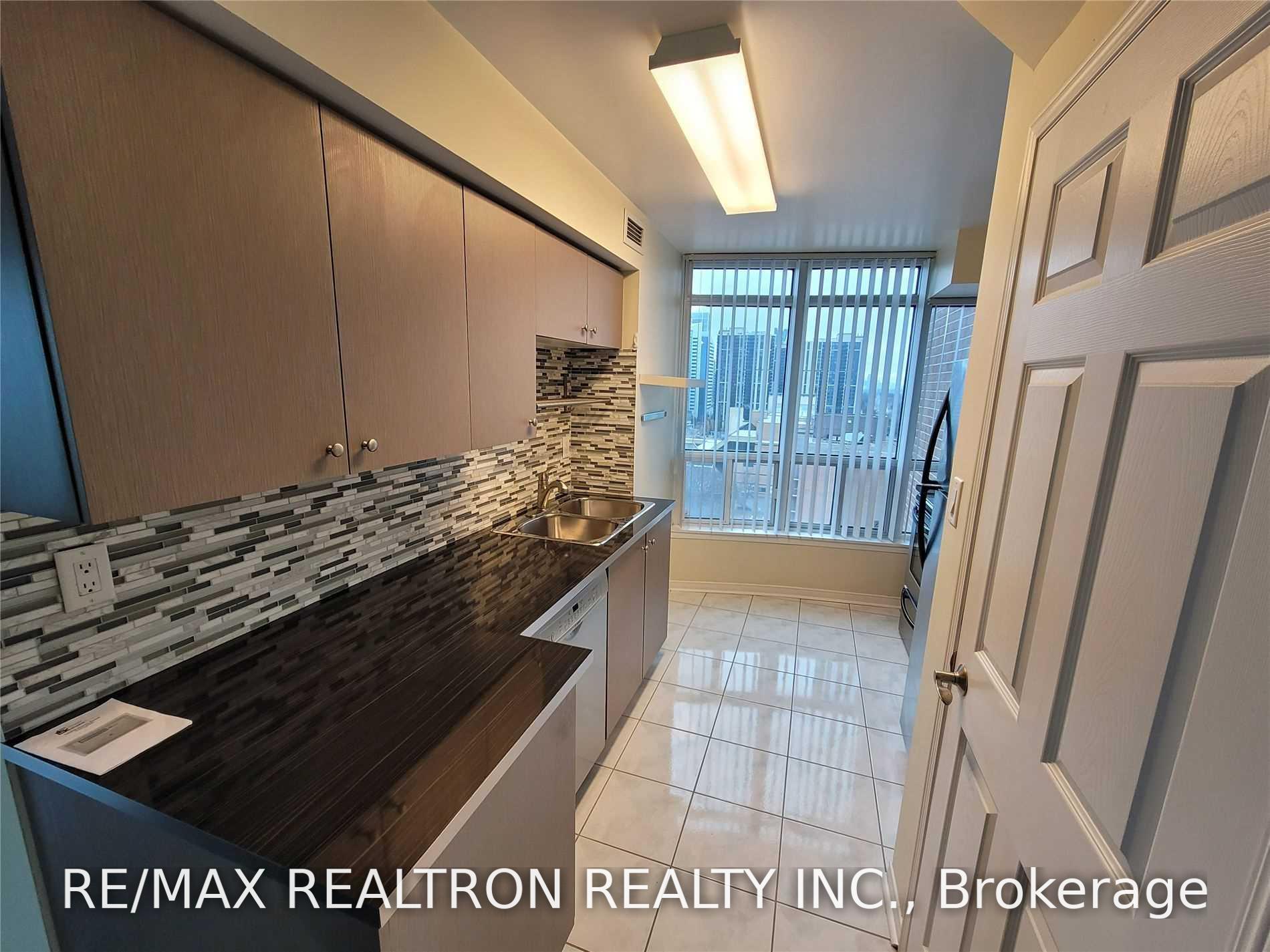 Photo 10 of Unit 1703, 233 Beecroft Road, North York, Willowdale West — HOMEH