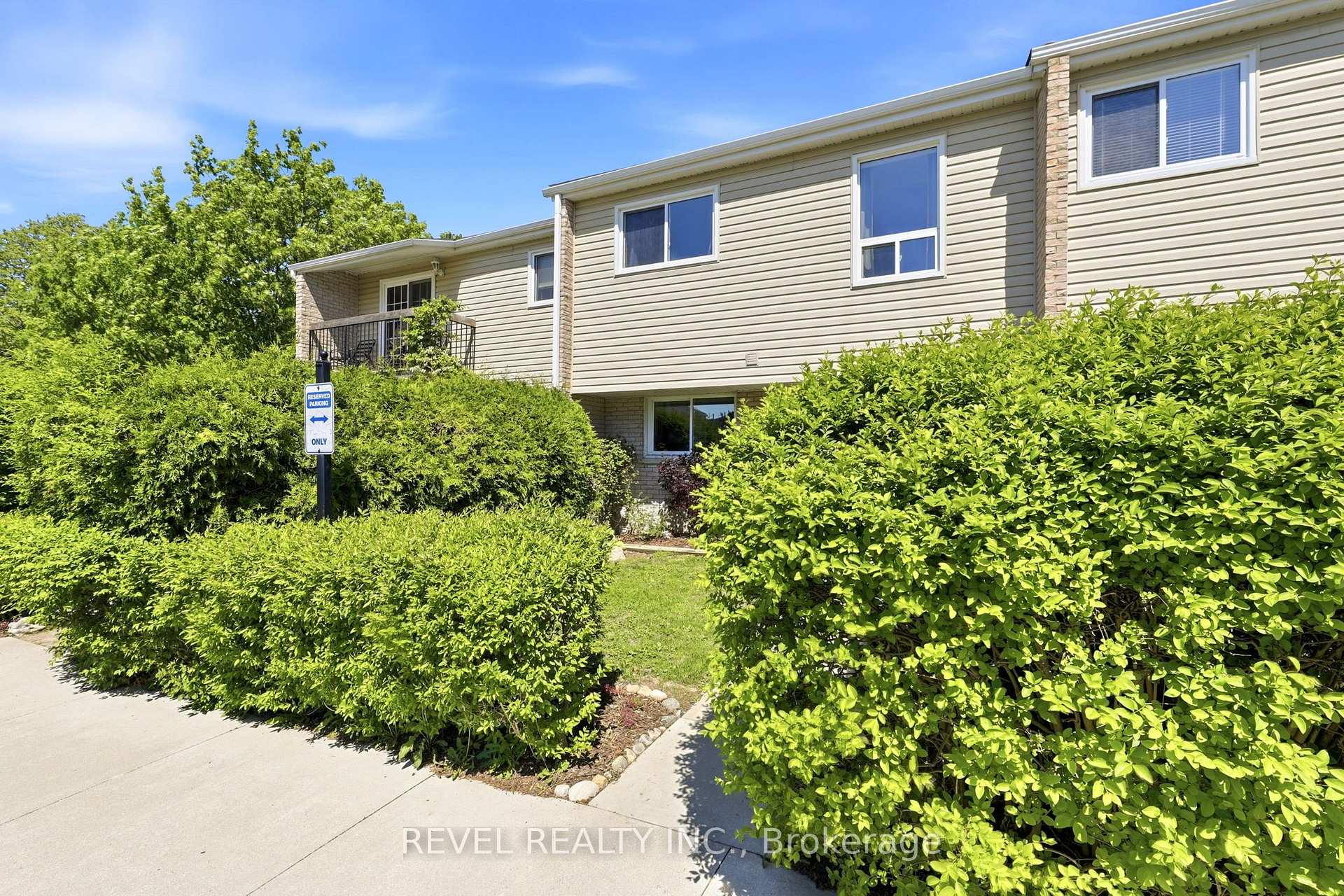 Photo 2 of Unit 2, 669 Osgoode Drive, London, South Y — HOMEH