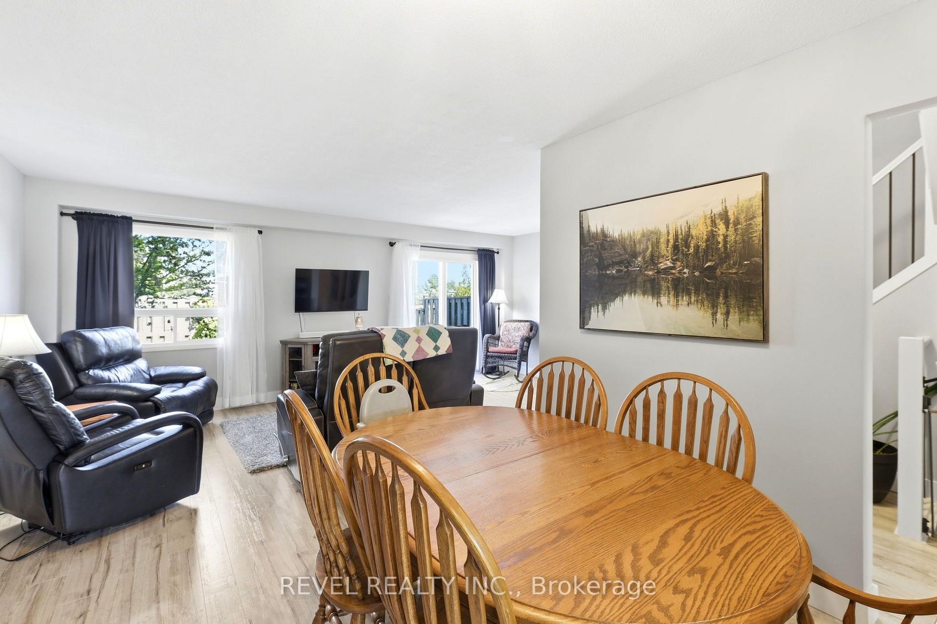 Photo 11 of Unit 2, 669 Osgoode Drive, London, South Y — HOMEH