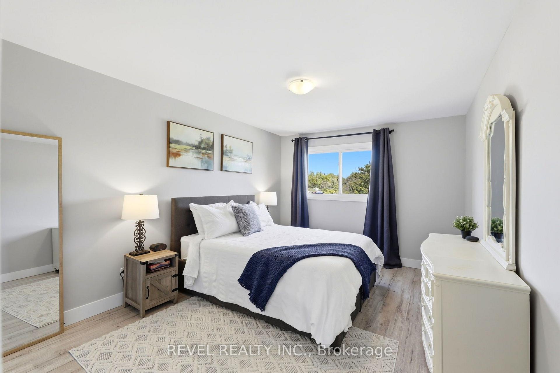 Photo 14 of Unit 2, 669 Osgoode Drive, London, South Y — HOMEH