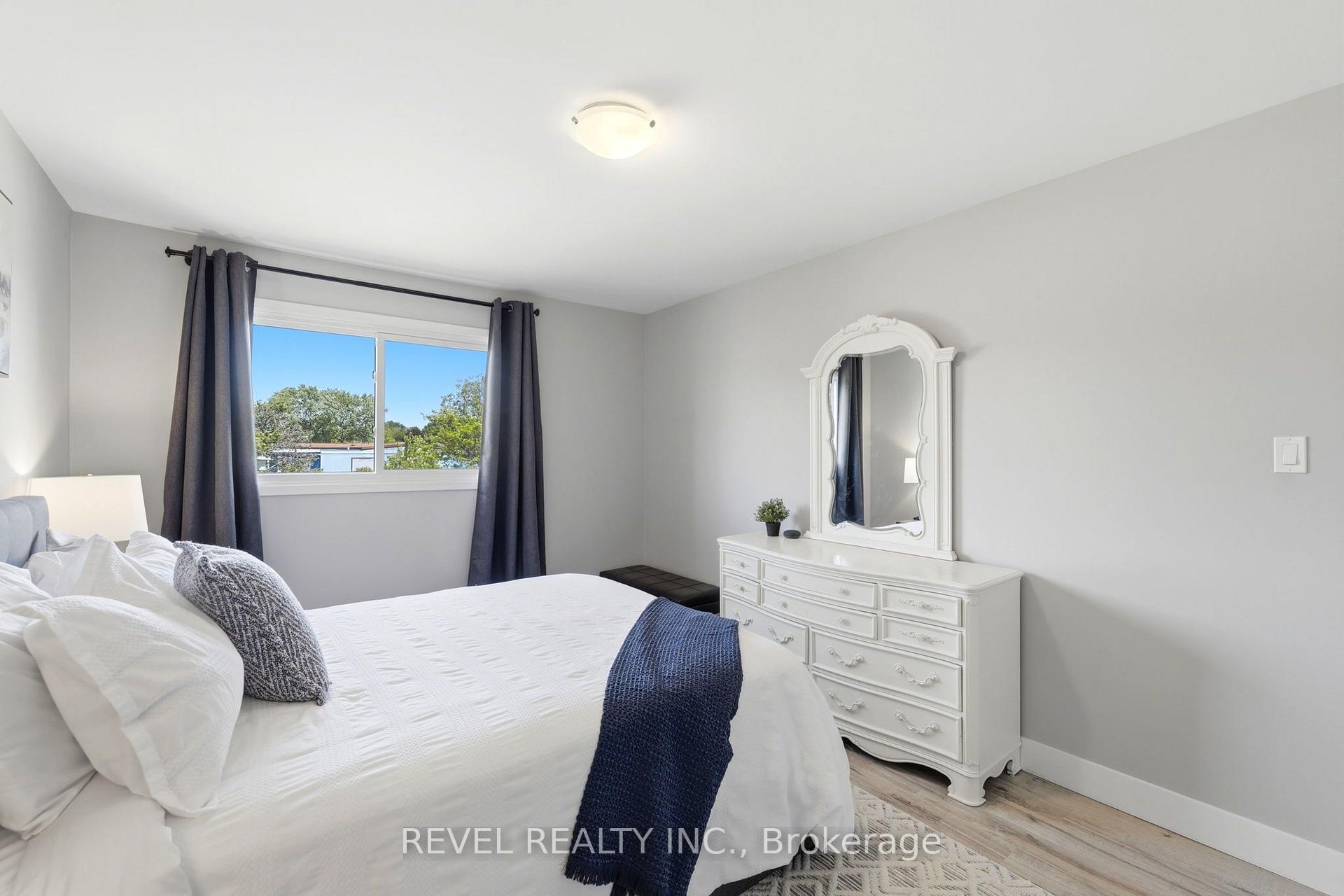 Photo 15 of Unit 2, 669 Osgoode Drive, London, South Y — HOMEH