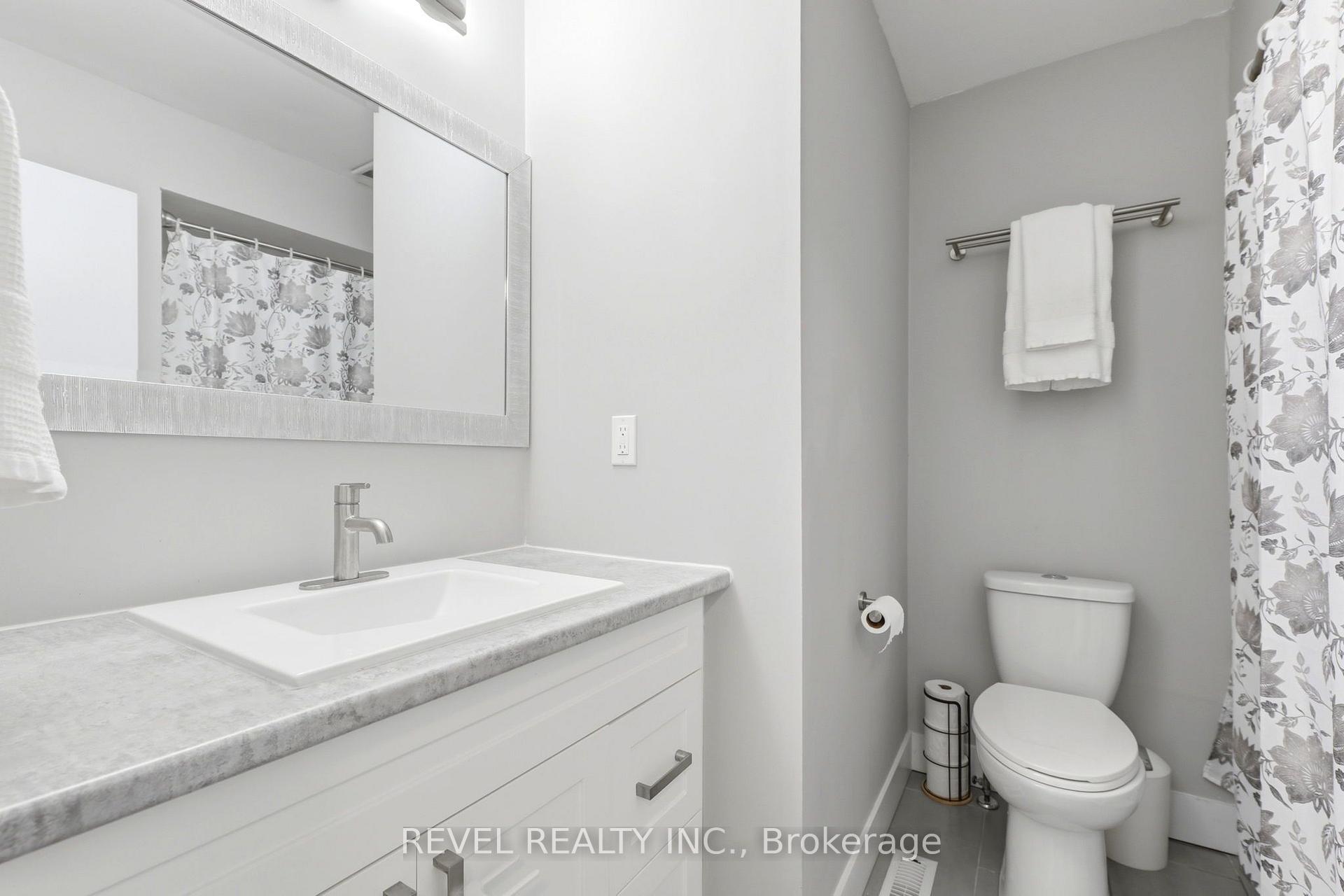 Photo 17 of Unit 2, 669 Osgoode Drive, London, South Y — HOMEH