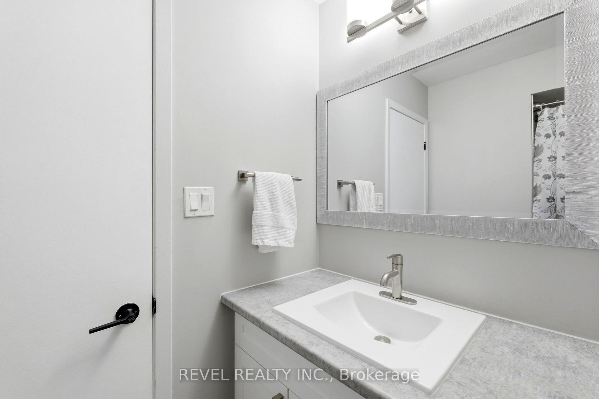 Photo 18 of Unit 2, 669 Osgoode Drive, London, South Y — HOMEH