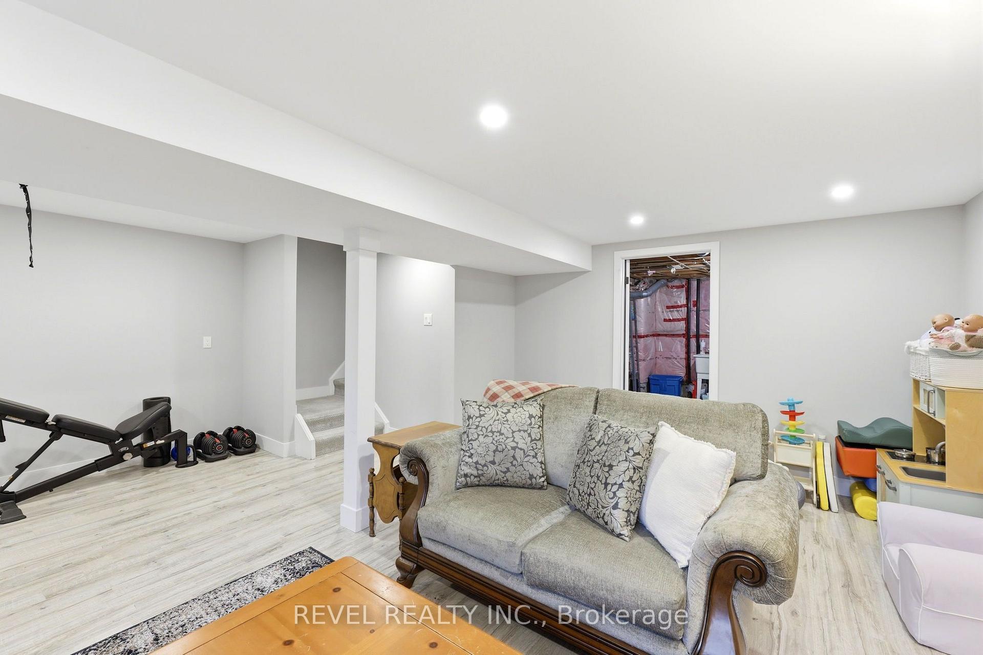 Photo 31 of Unit 2, 669 Osgoode Drive, London, South Y — HOMEH