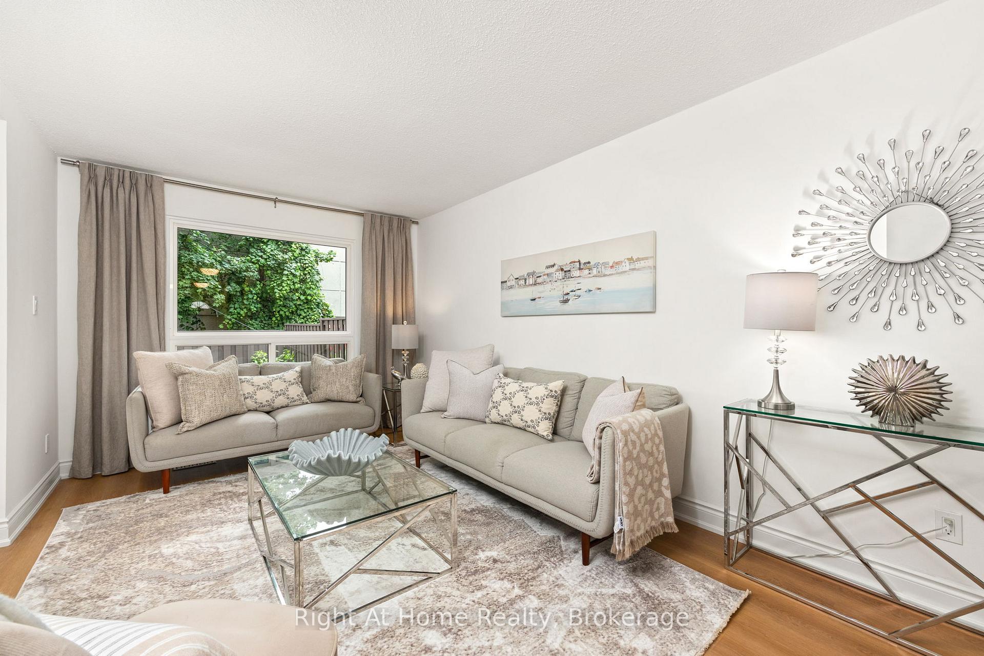 Photo 4 of Unit 37, 1330 Trowbridge Drive, Oshawa, Centennial — HOMEH