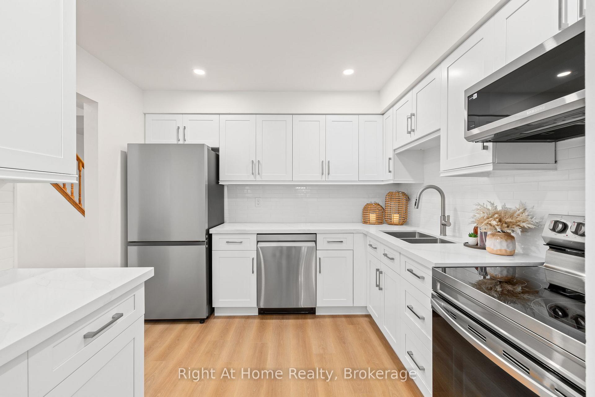 Photo 8 of Unit 37, 1330 Trowbridge Drive, Oshawa, Centennial — HOMEH