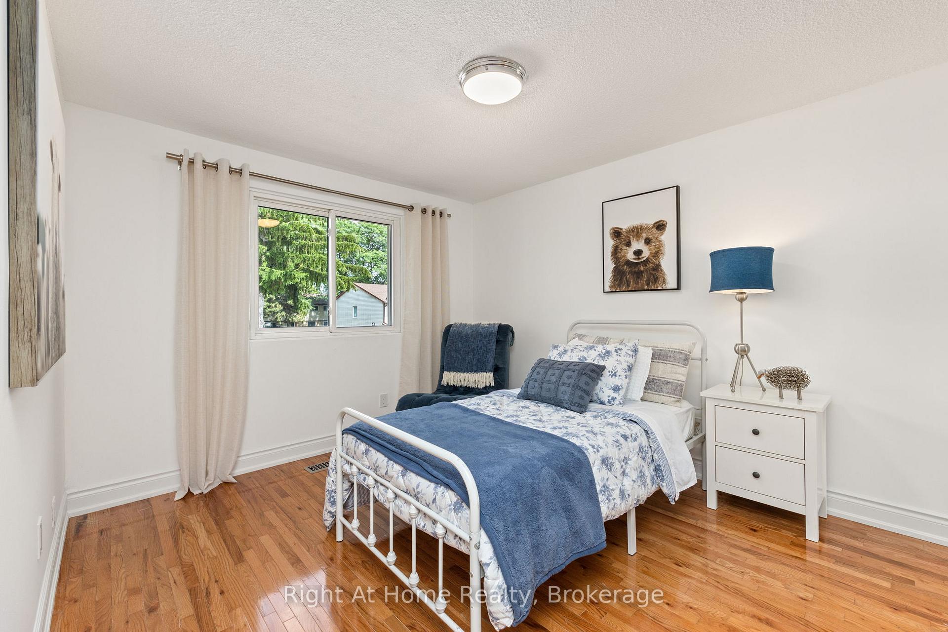 Photo 14 of Unit 37, 1330 Trowbridge Drive, Oshawa, Centennial — HOMEH