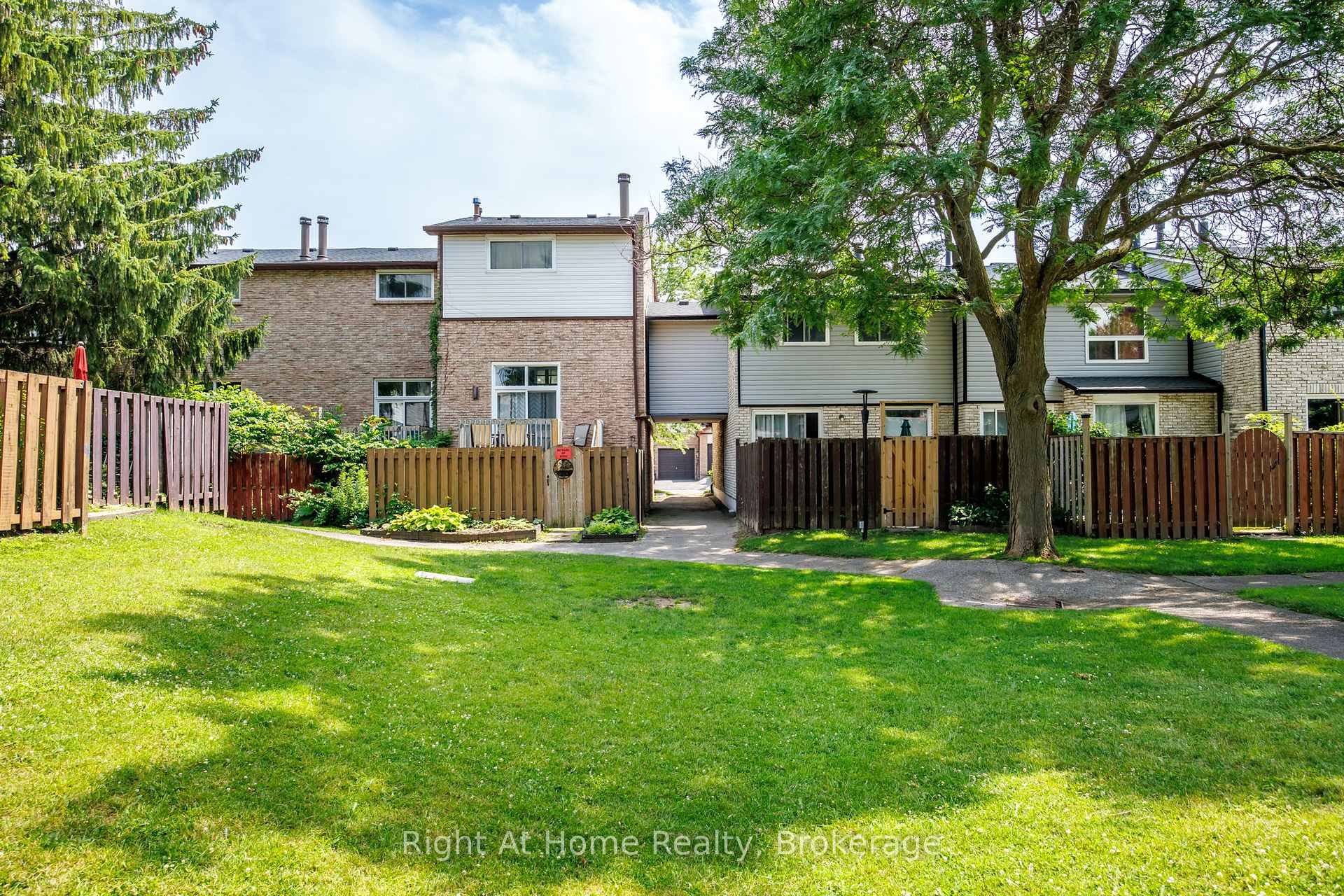 Photo 29 of Unit 37, 1330 Trowbridge Drive, Oshawa, Centennial — HOMEH