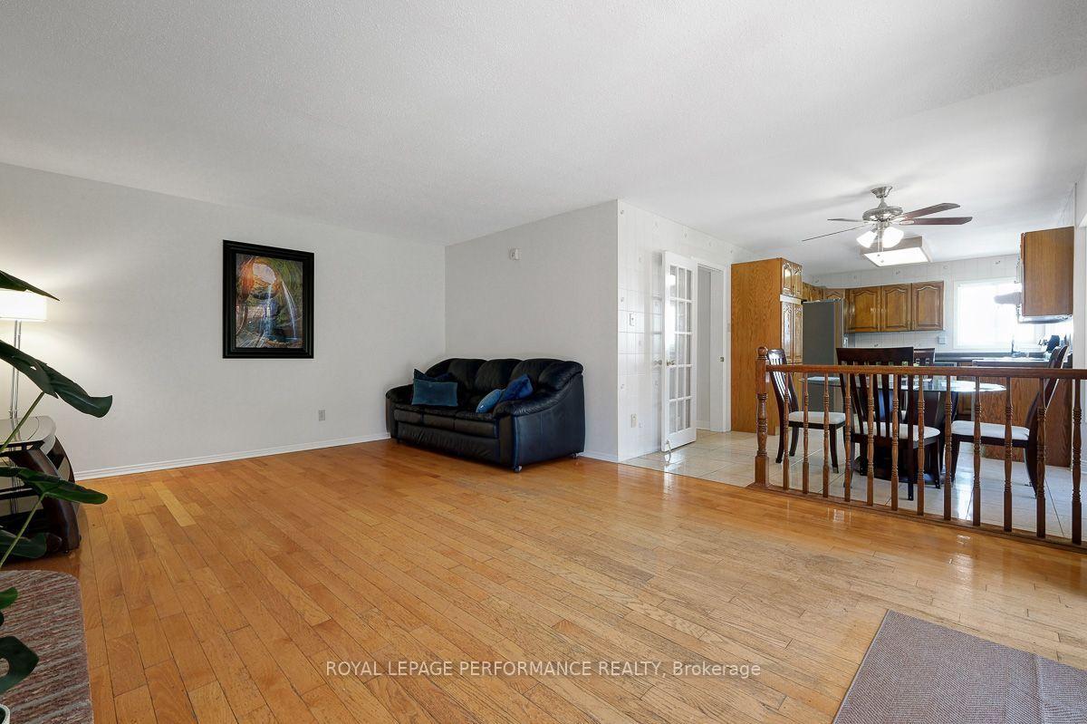 Photo 16 of 1869 Carrigan Drive, Ottawa, Fallingbrook/Pineridge — HOMEH