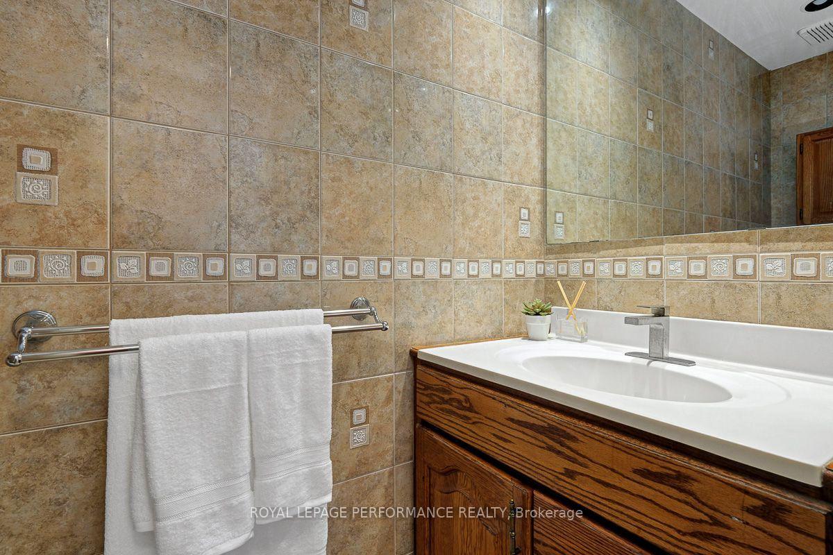 Photo 18 of 1869 Carrigan Drive, Ottawa, Fallingbrook/Pineridge — HOMEH